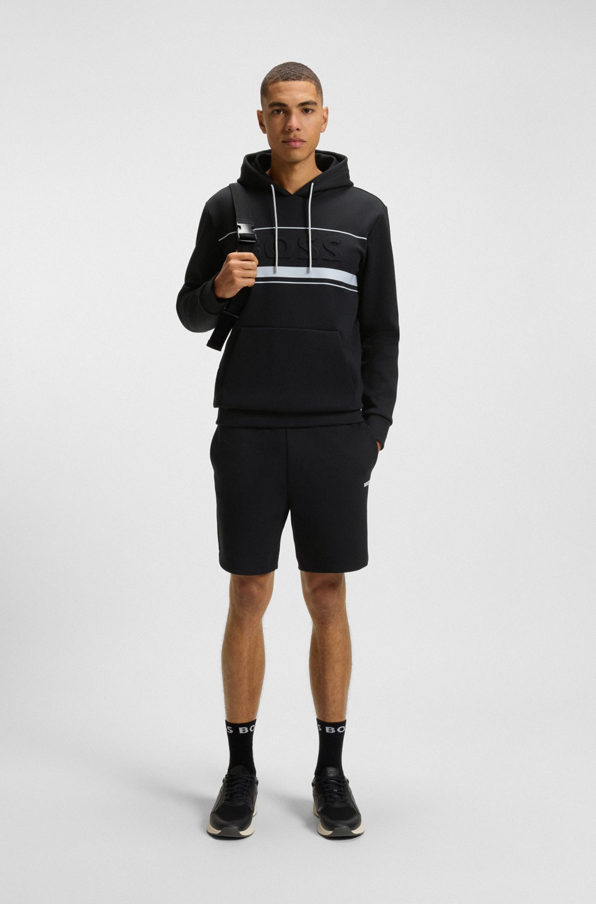 SHORTS WITH STRIPE DETAILS - 4