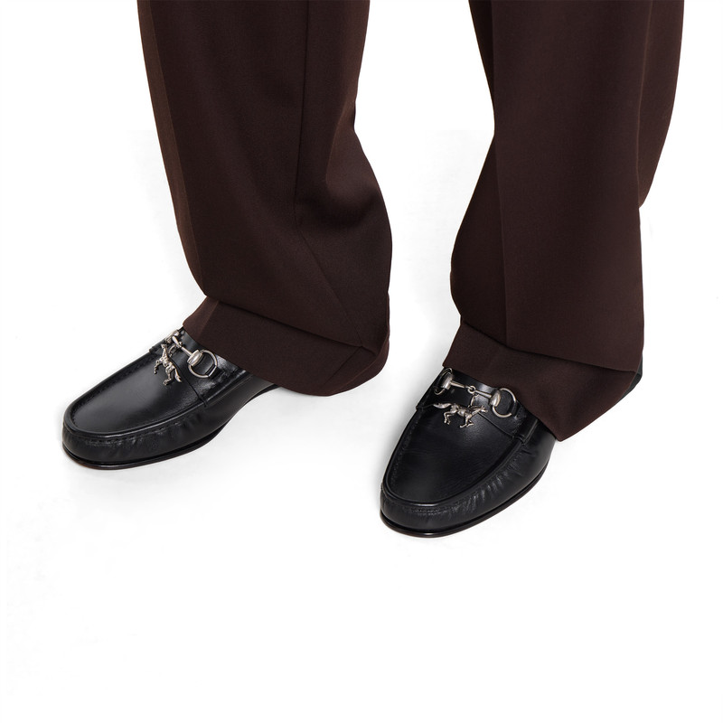GUCCI Men's Horsebit 1953 loafer with charm outlook