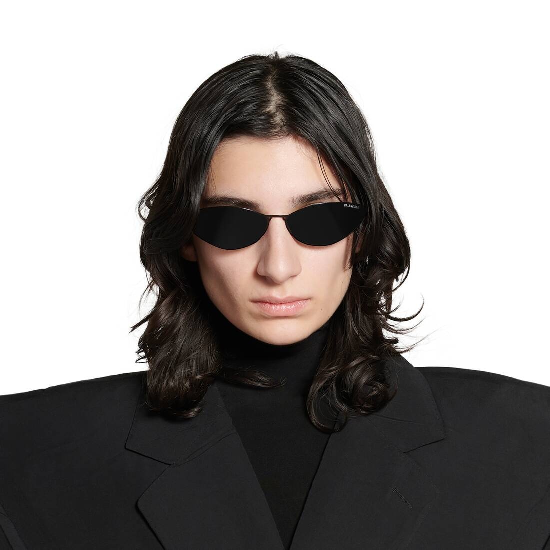 Malibu Round Sunglasses  in Black - 6