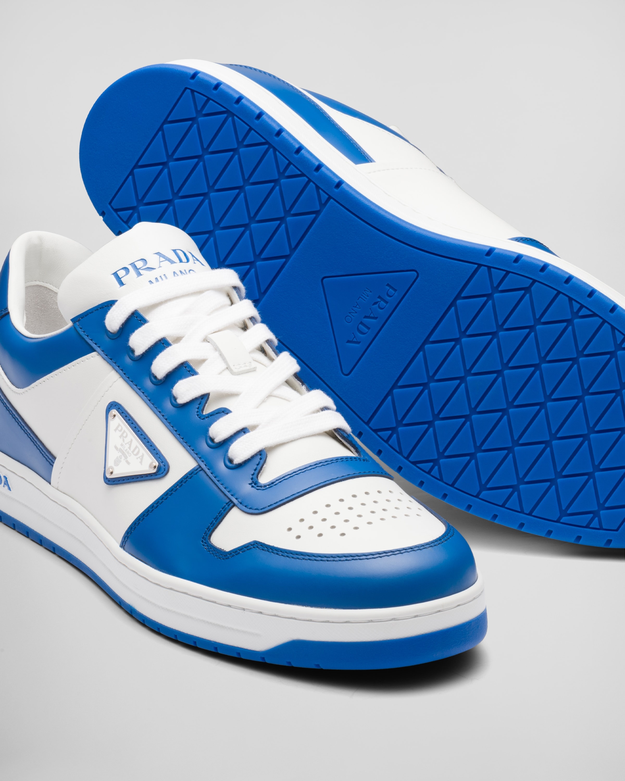 海外限定 モダンな PRADA ◆ メッシュ＆スエード トレイルサボ Prada Downtown leather sneakers | REVERSIBLE