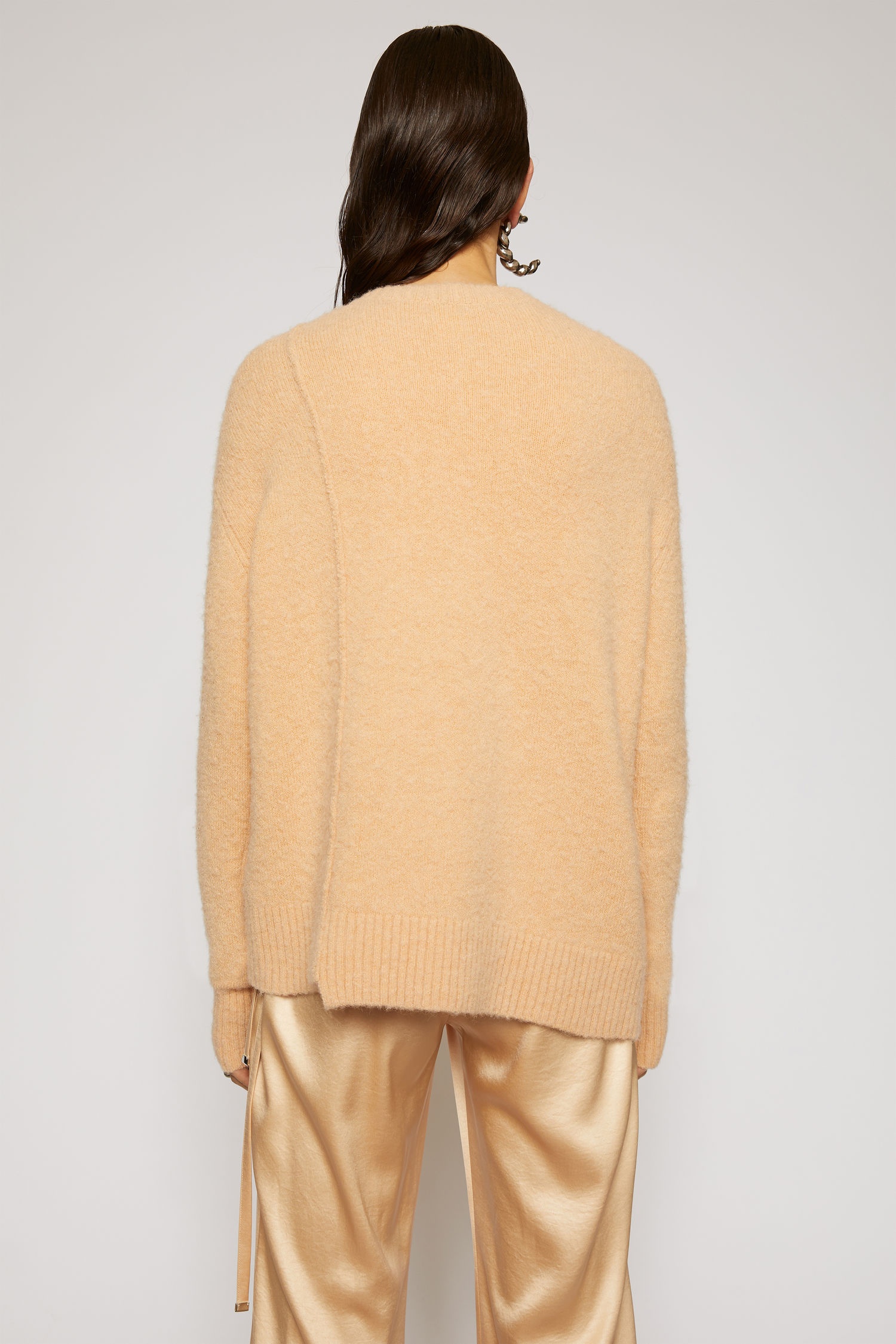 Asymmetric-hem sweater pale orange - 4