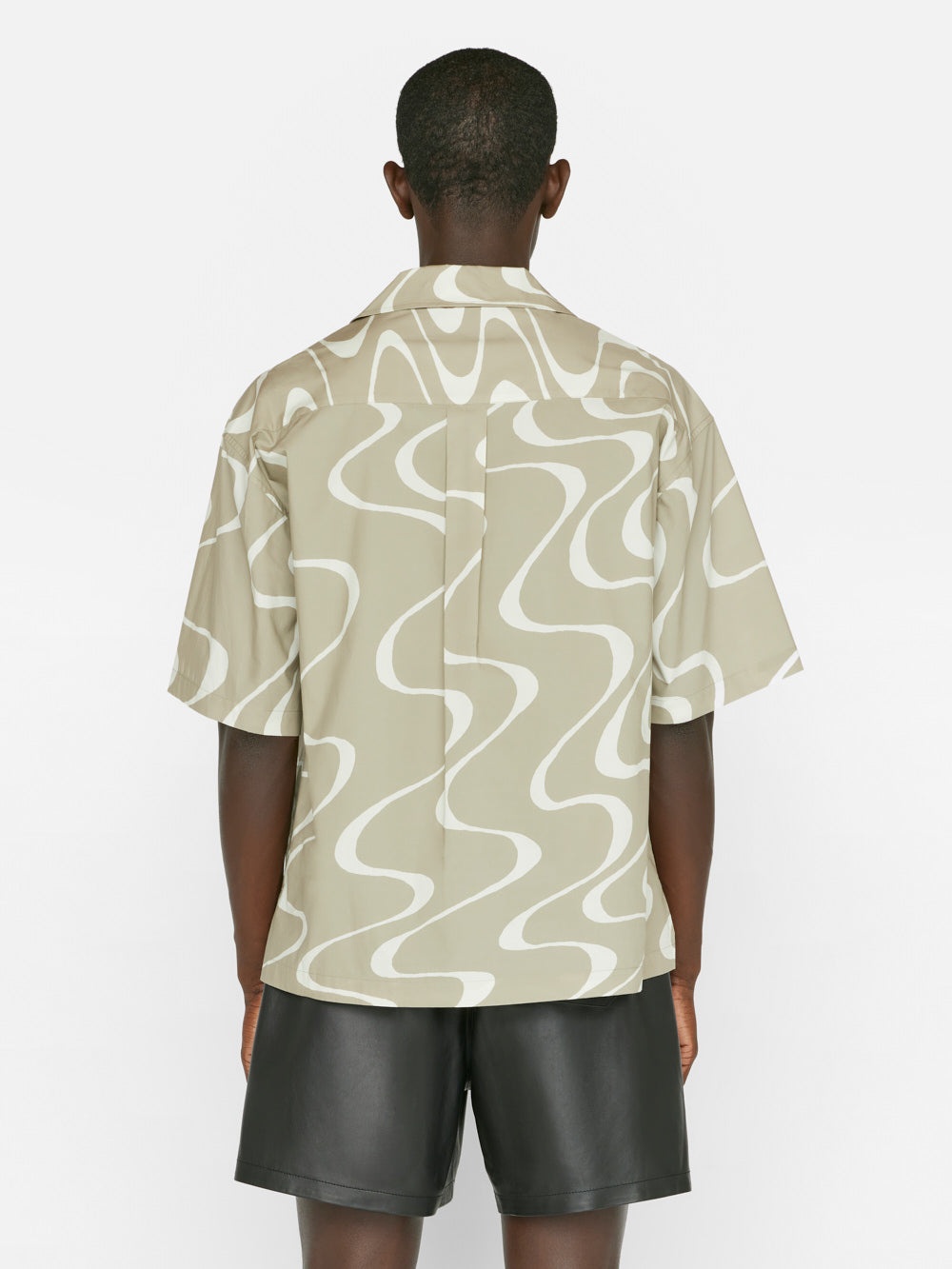 Abstract Wave Graphic Shirt in Sand Beige Print - 7