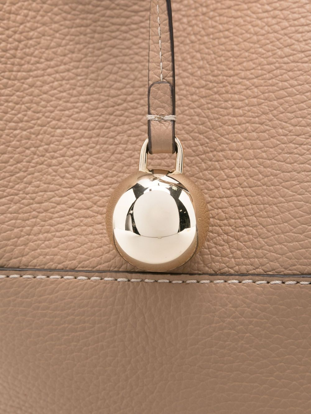 ball-detail tote bag - 4