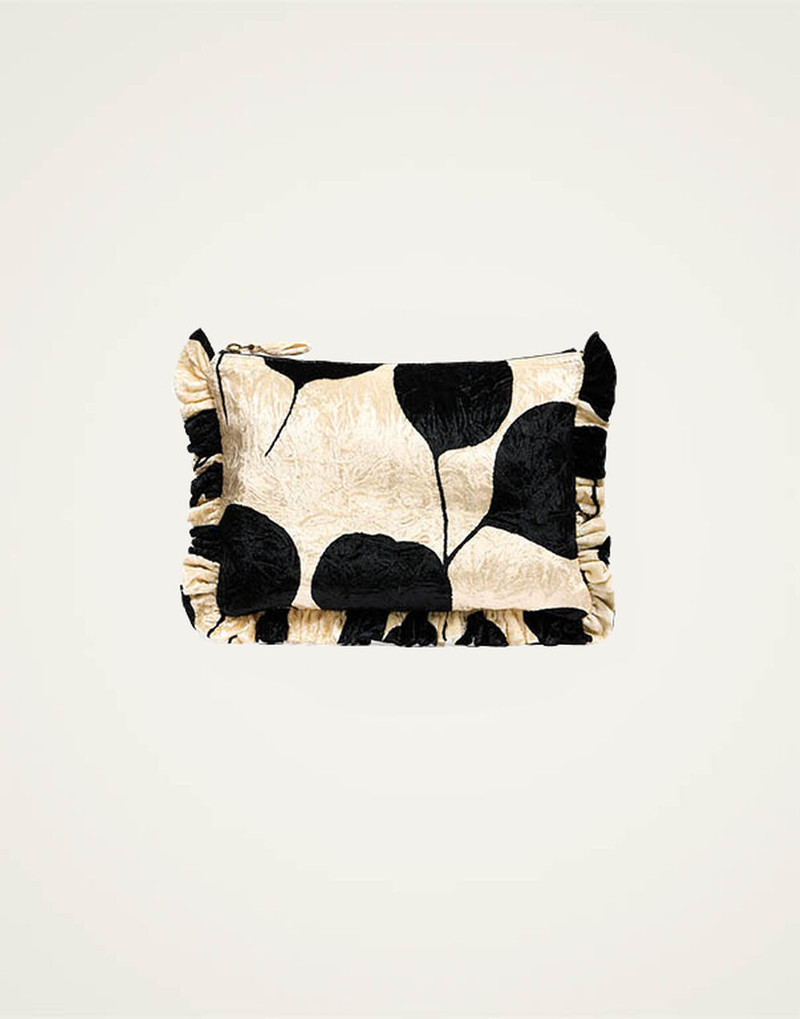 Hand Pochette 1
