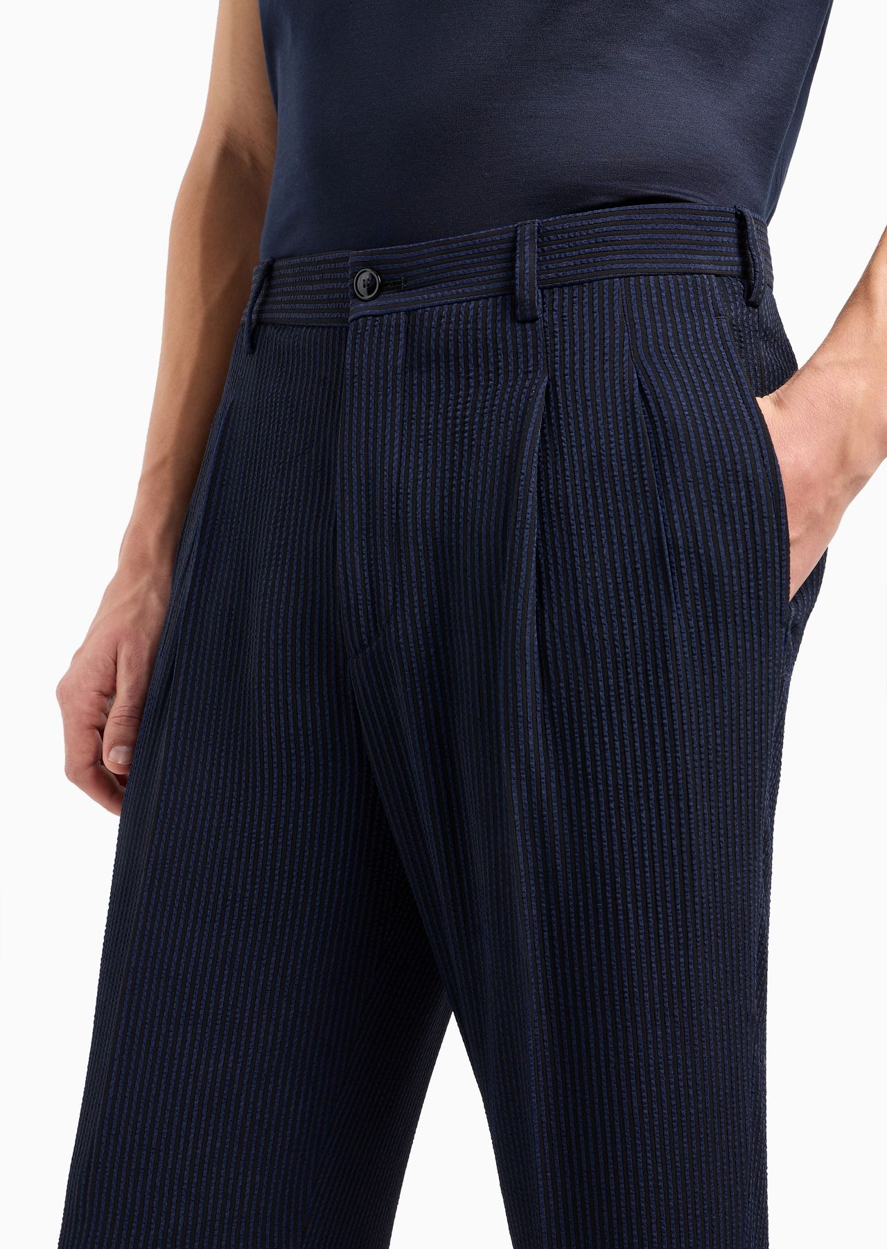 Viscose-blend seersucker double-pleat trousers - 6