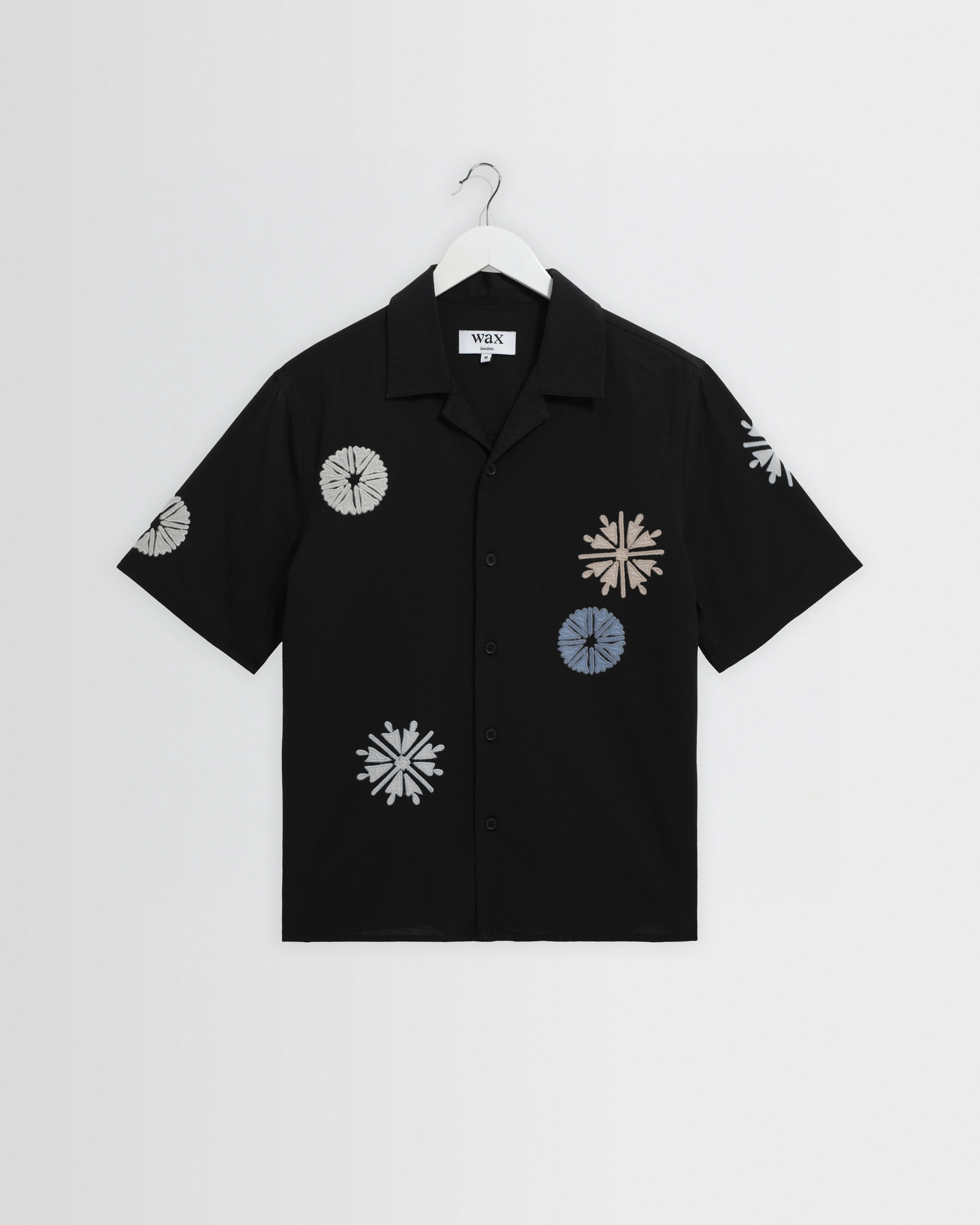 Didcot - Black And Multicolour Round Applique Short-Sleeve Shirt - 1