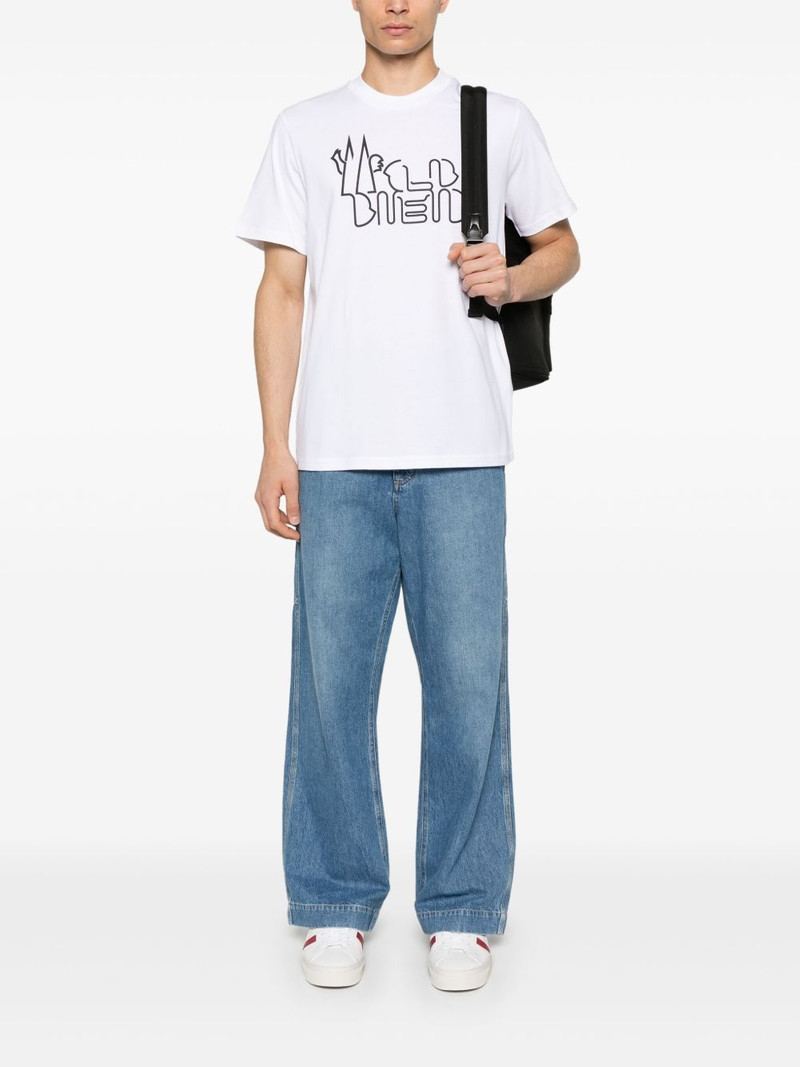 Moncler logo-print T-shirt outlook