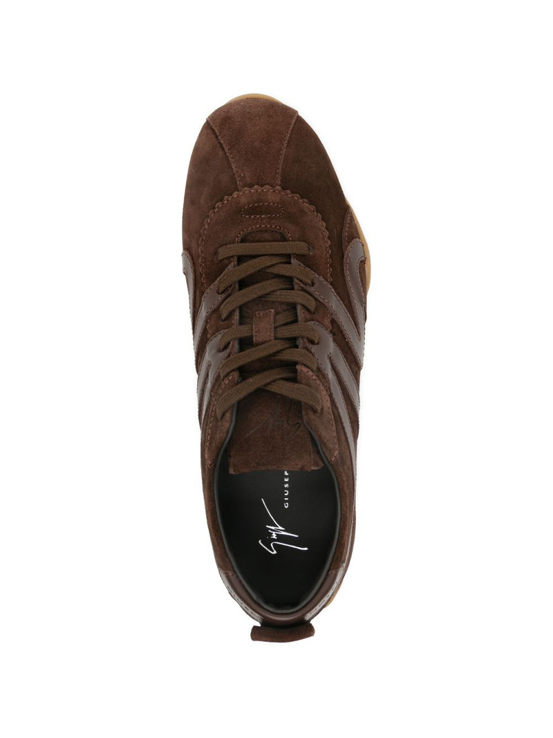 Top sneakers 4