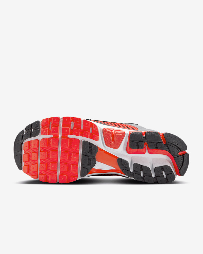 Nike Nike Zoom Vomero 5 Men's Shoes outlook