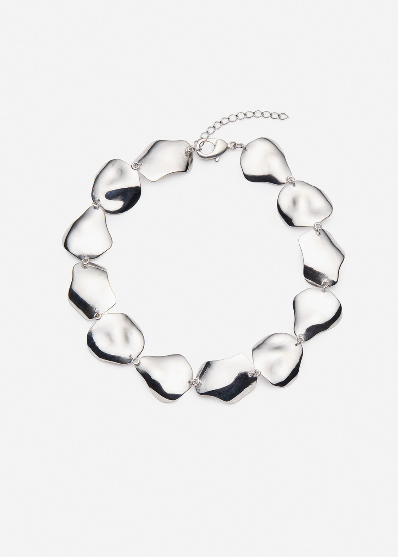 Sculpted petal link necklace in silver 1