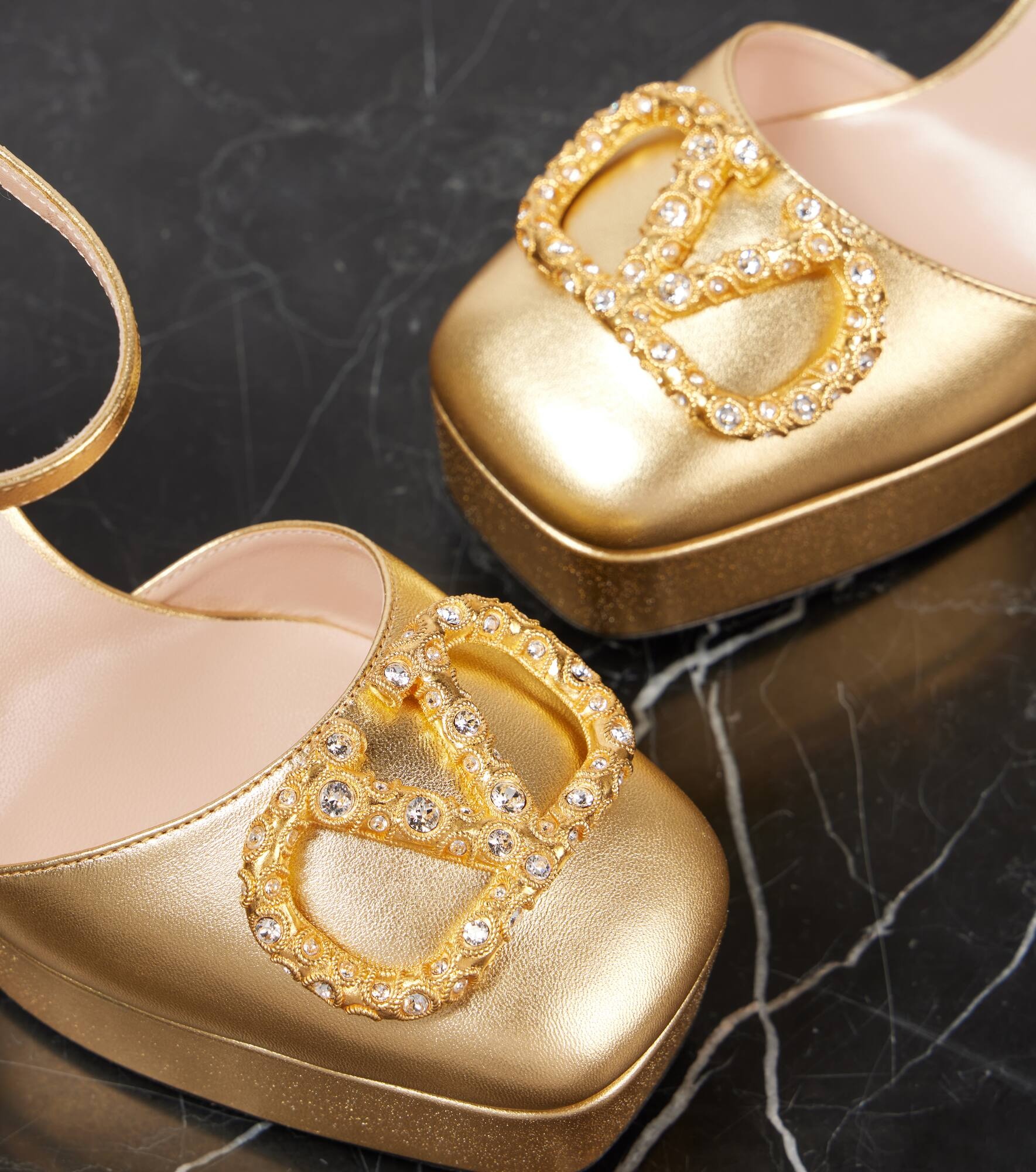 VLogo Signature leather platform pumps - 5