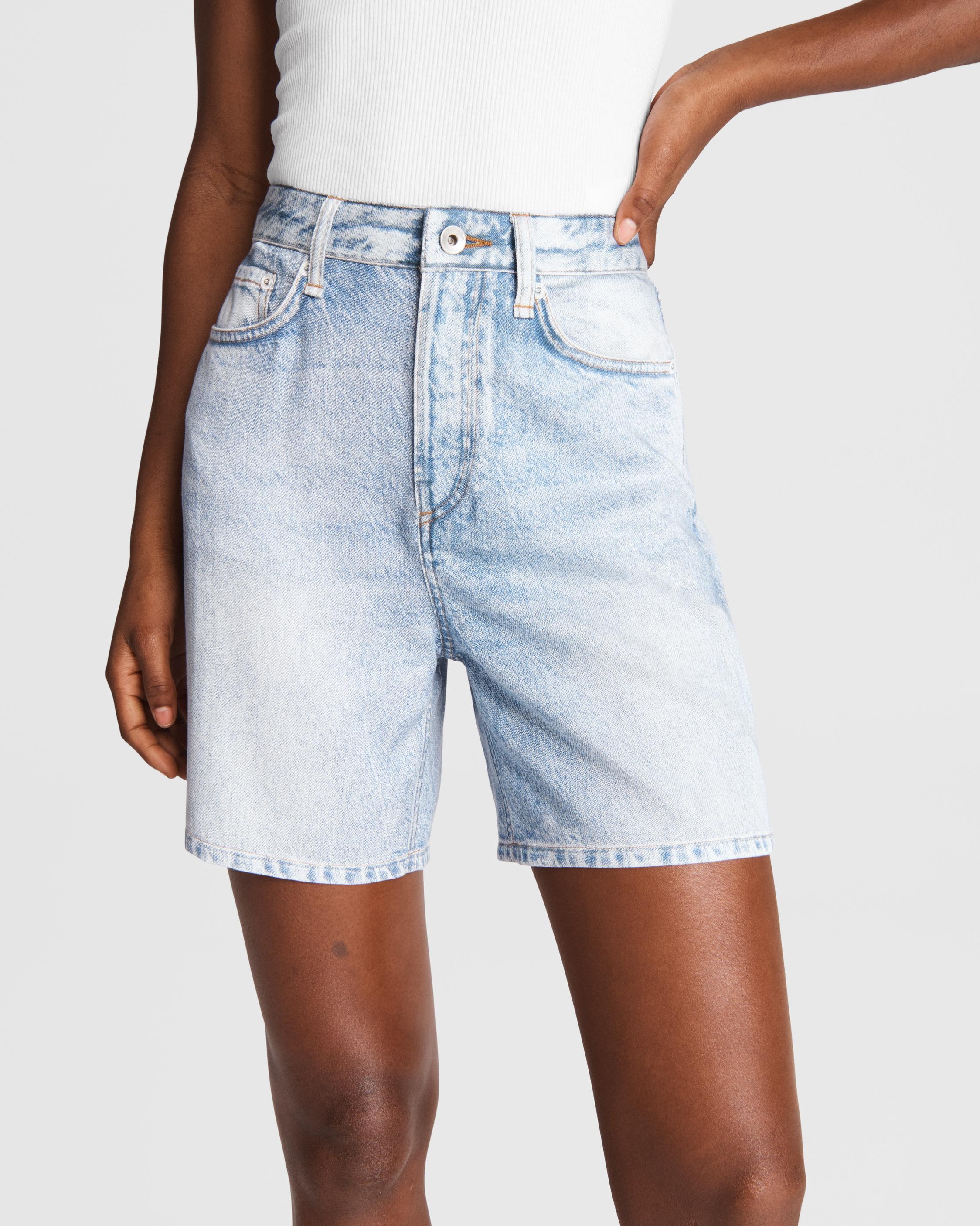 Maya Liquid Miramar 6" Short
Printed Tencel Tromp L'oeil Short - 6