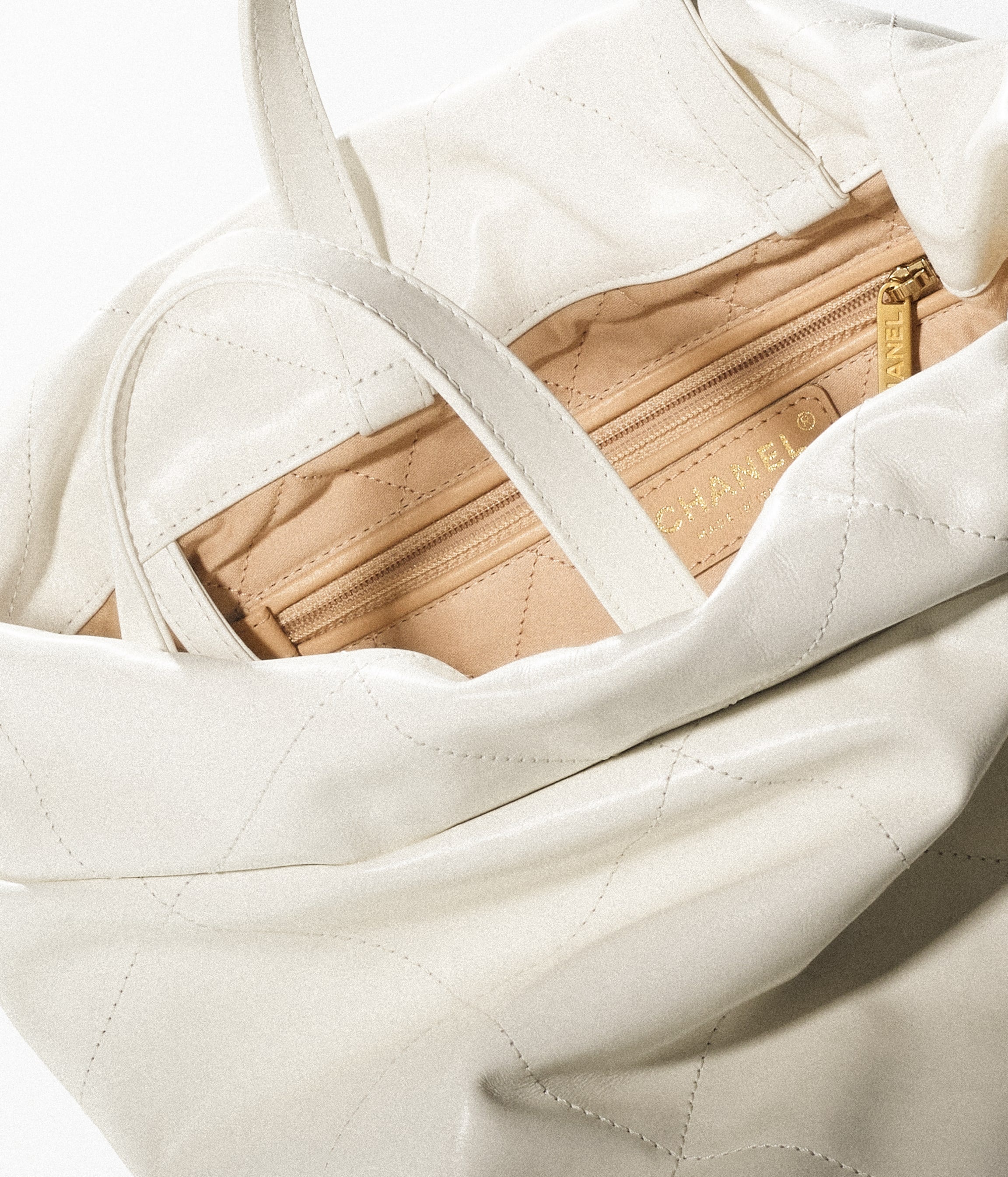 CHANEL 22 Backpack - 3