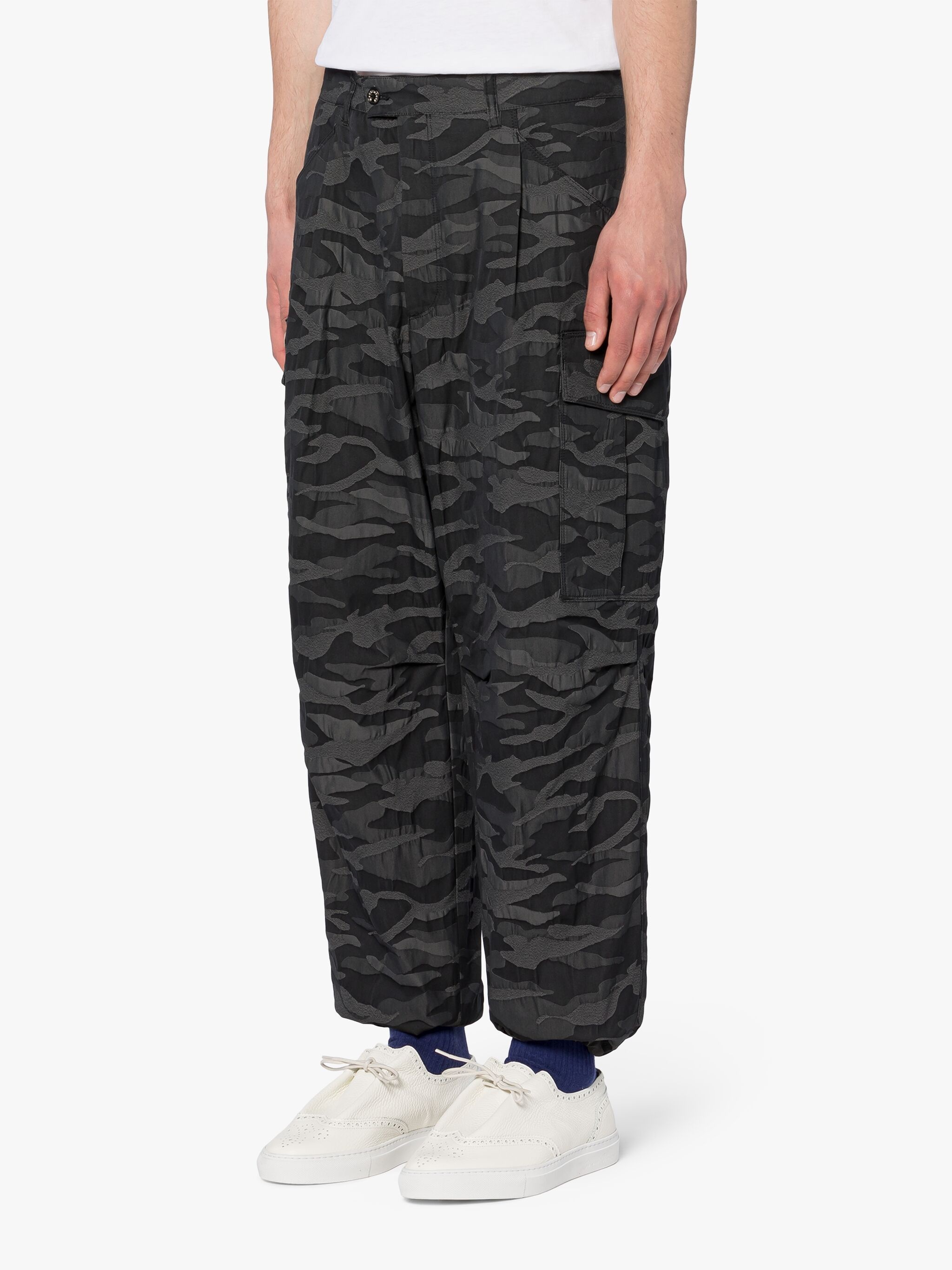 BLACK CAMO CARGO TROUSERS - 3