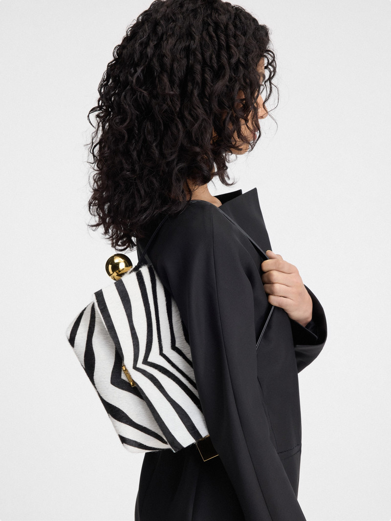 JACQUEMUS Le Rond Carré outlook