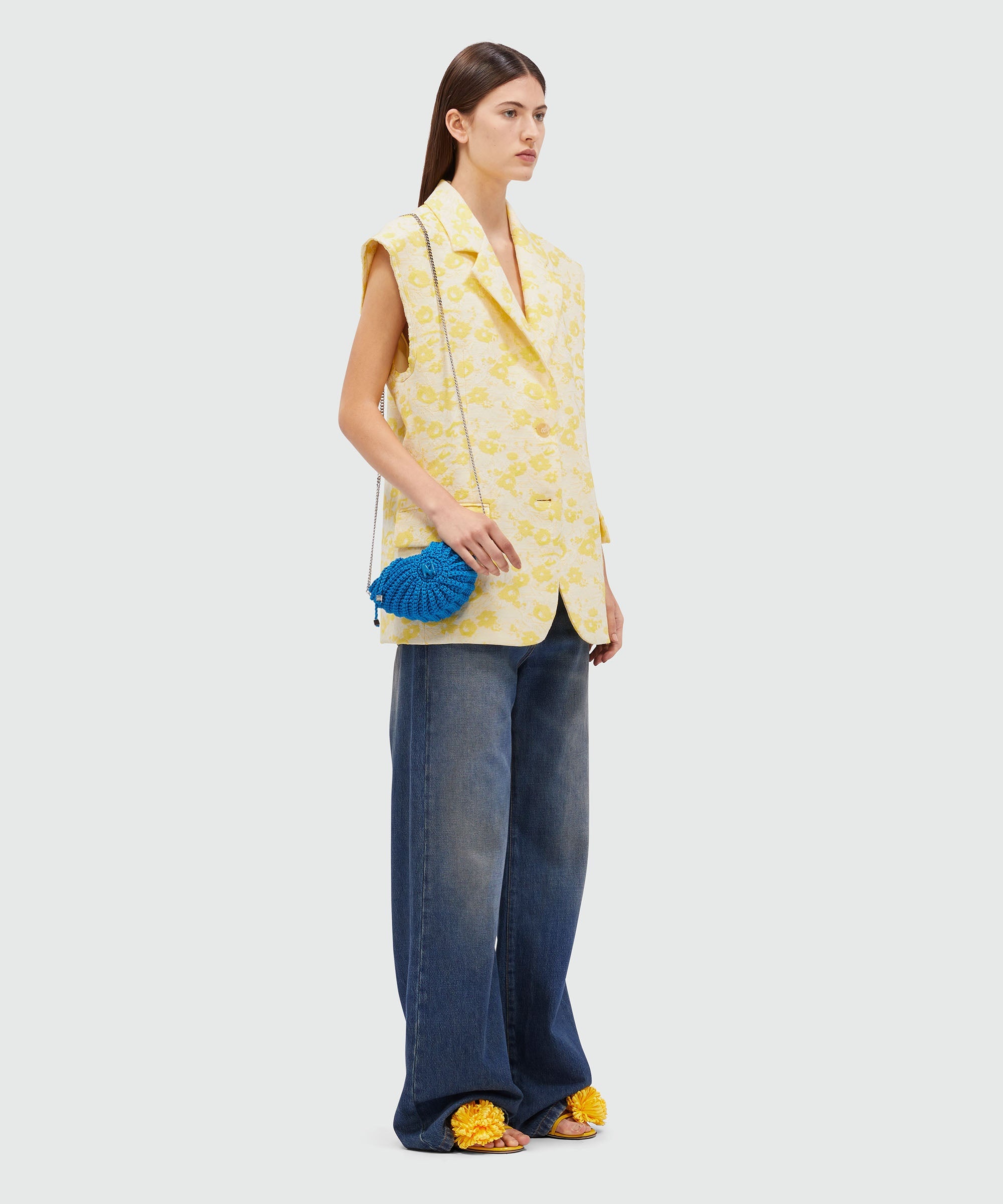 Sleeveless jacket in floral jacquard - 4