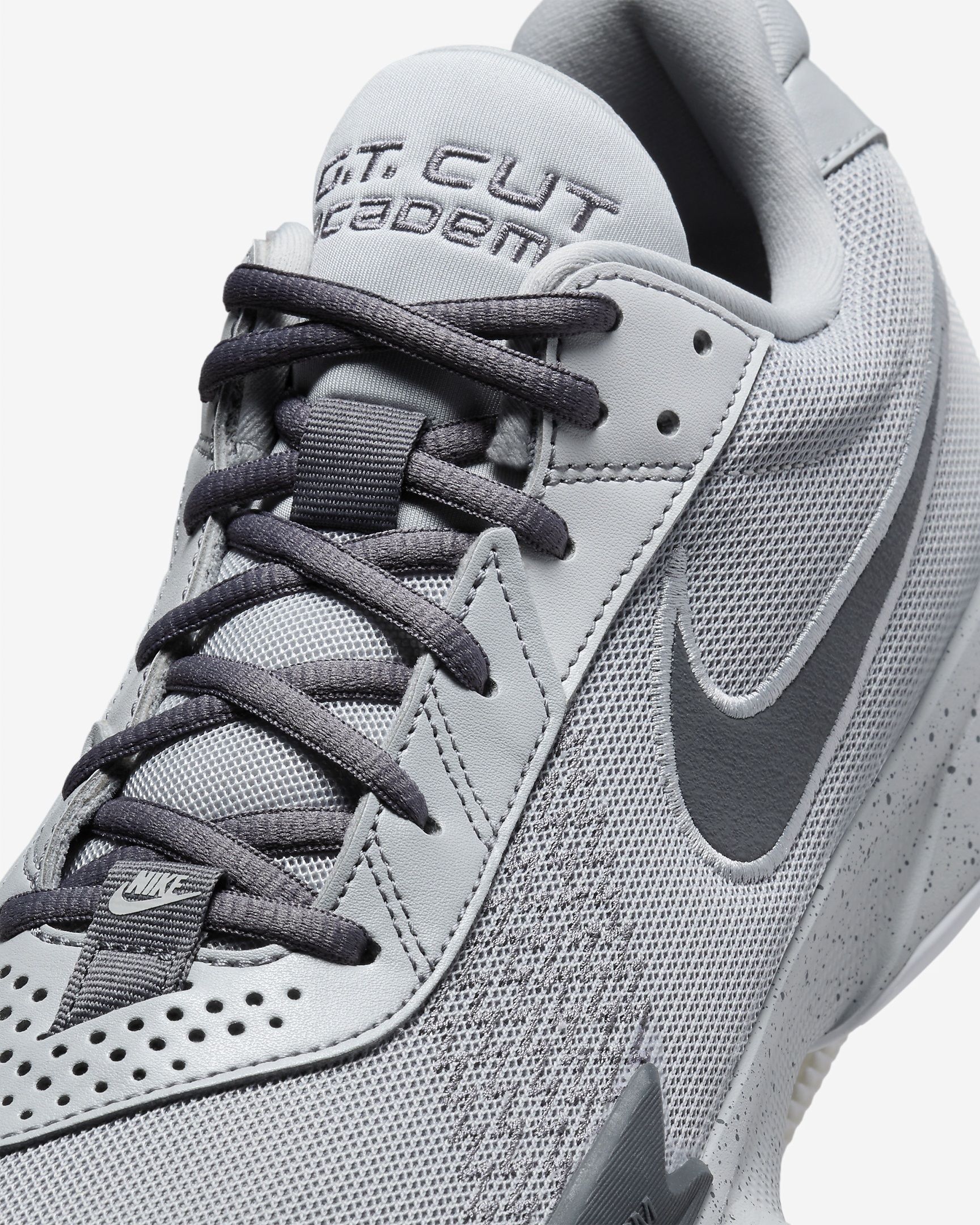 Nike Men's G.T. Cut Academy Basketball Shoes - 7