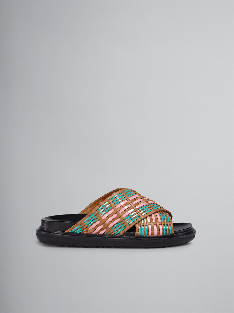 WOVEN LEATHER FUSSBETT 1