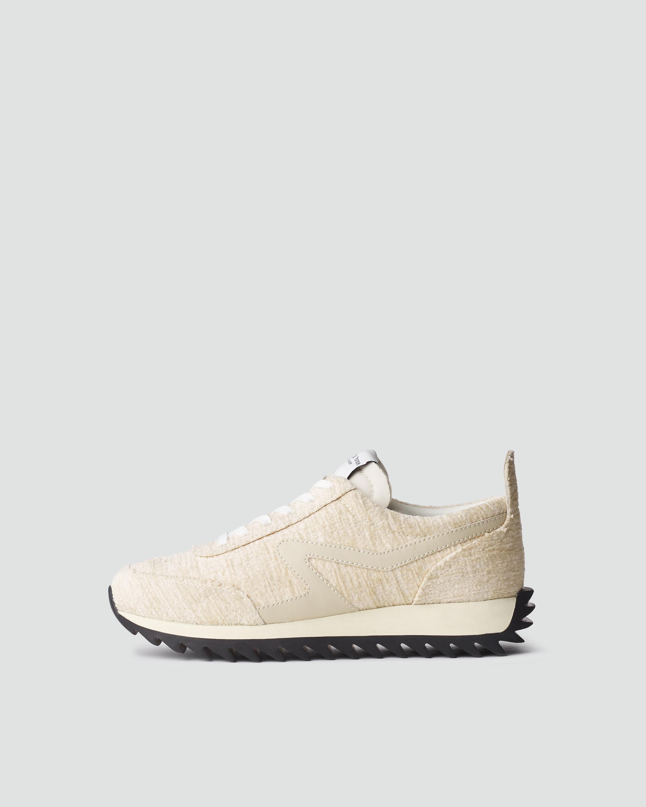 Retro Runner - Chenille
Low Top Sneaker - 1