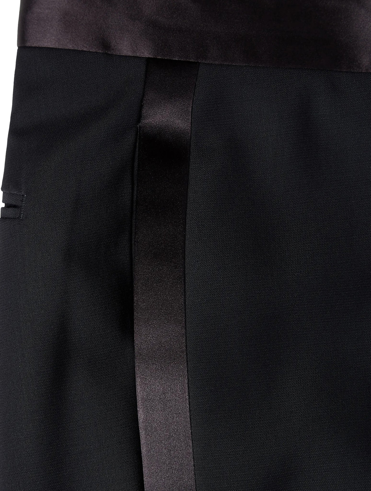SUIT ESSENTIAL - 9