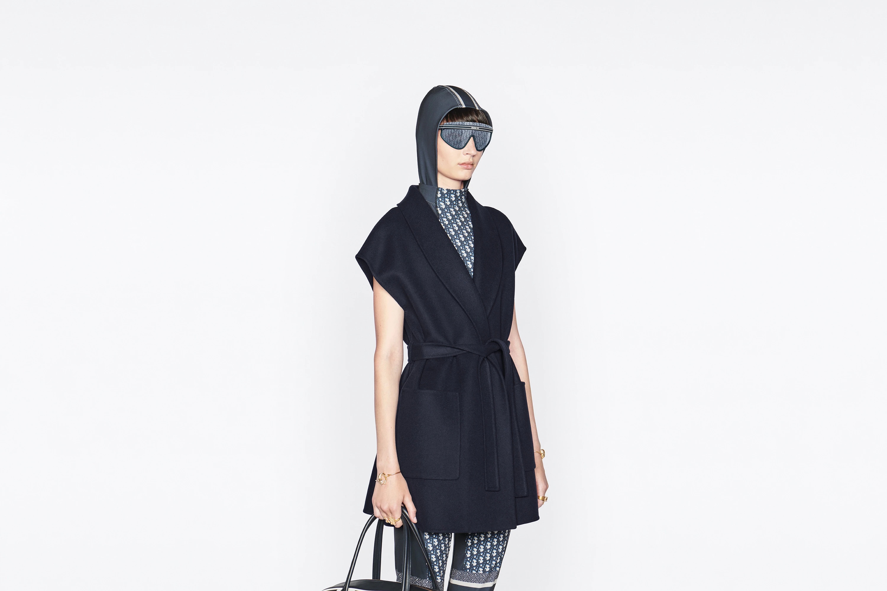 Sleeveless Belted Coat - 6