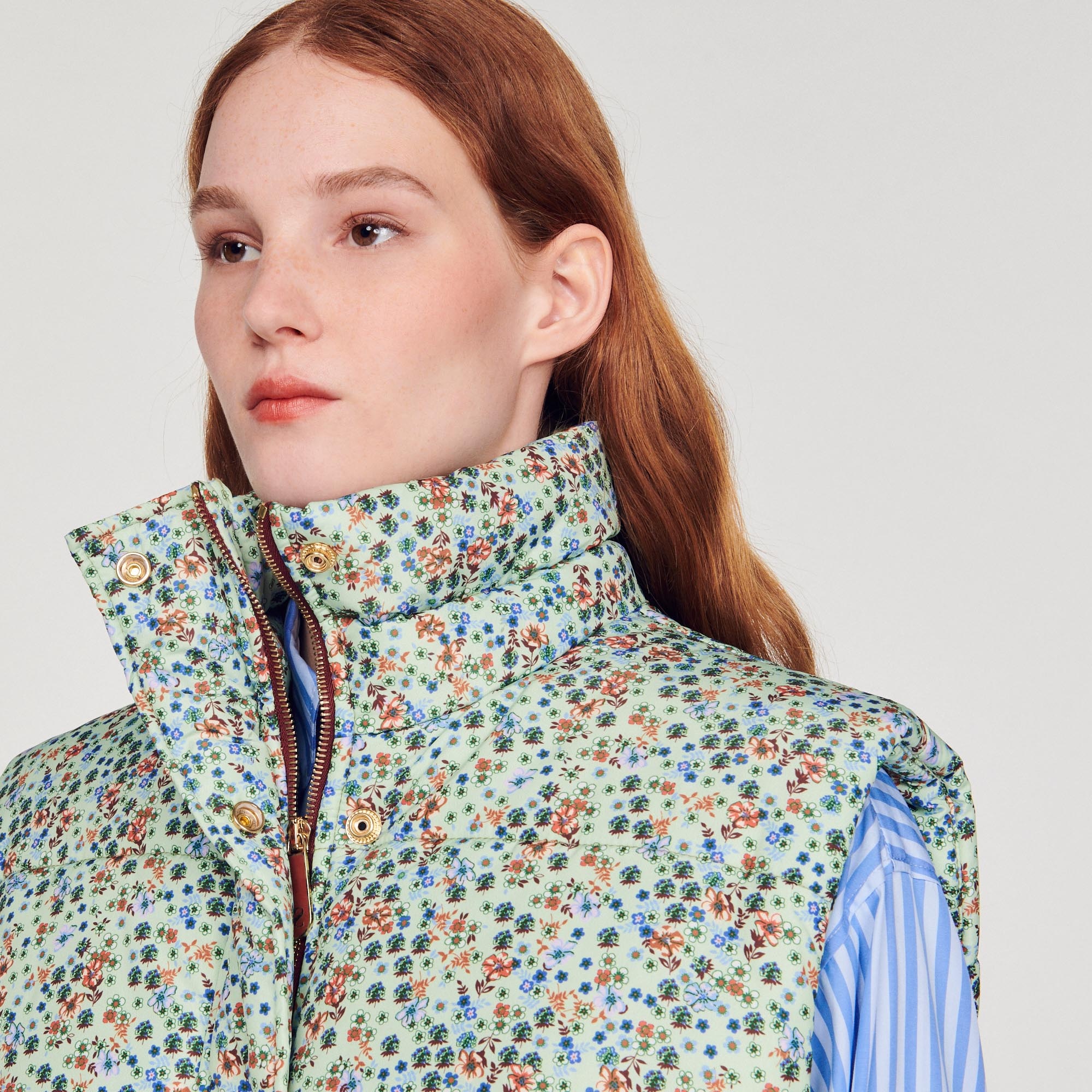 Short padded vest and print - 4