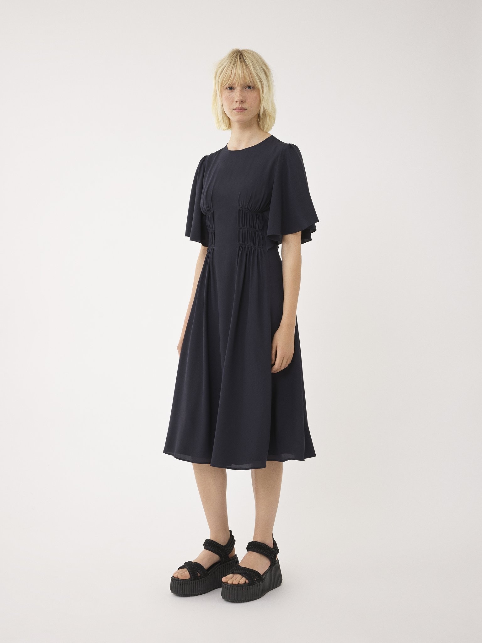 WING-SLEEVE FLARE DRESS - 4