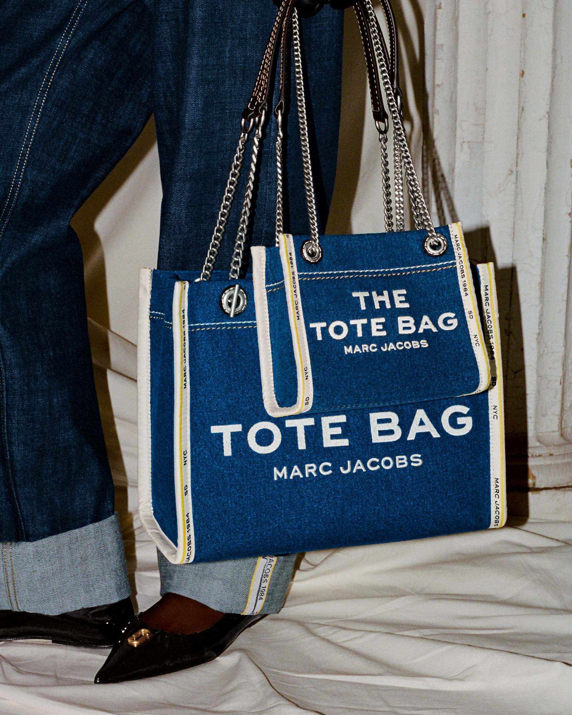 THE DENIM CHAIN MEDIUM TOTE BAG - 8