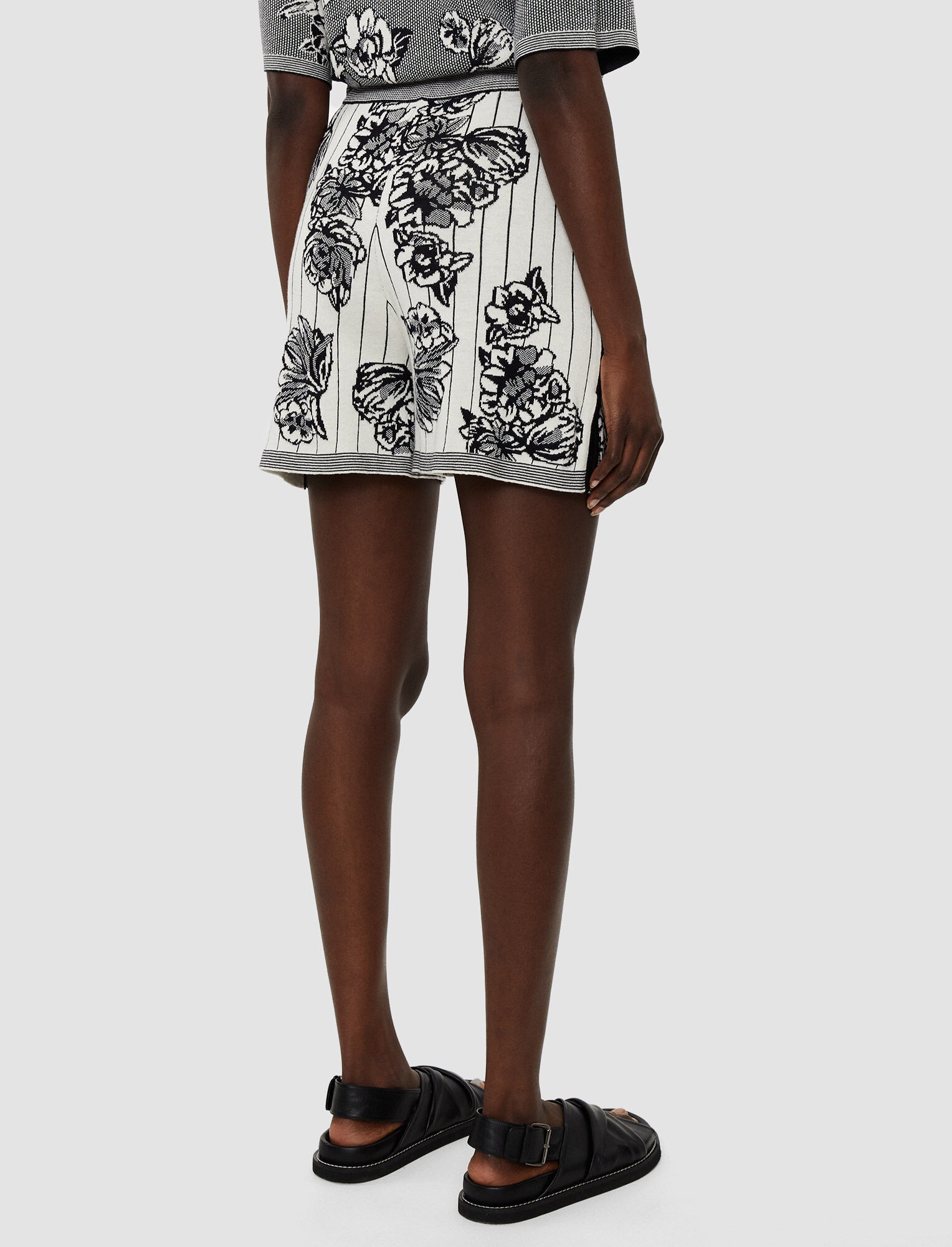 Floral Jacquard Shorts - 3
