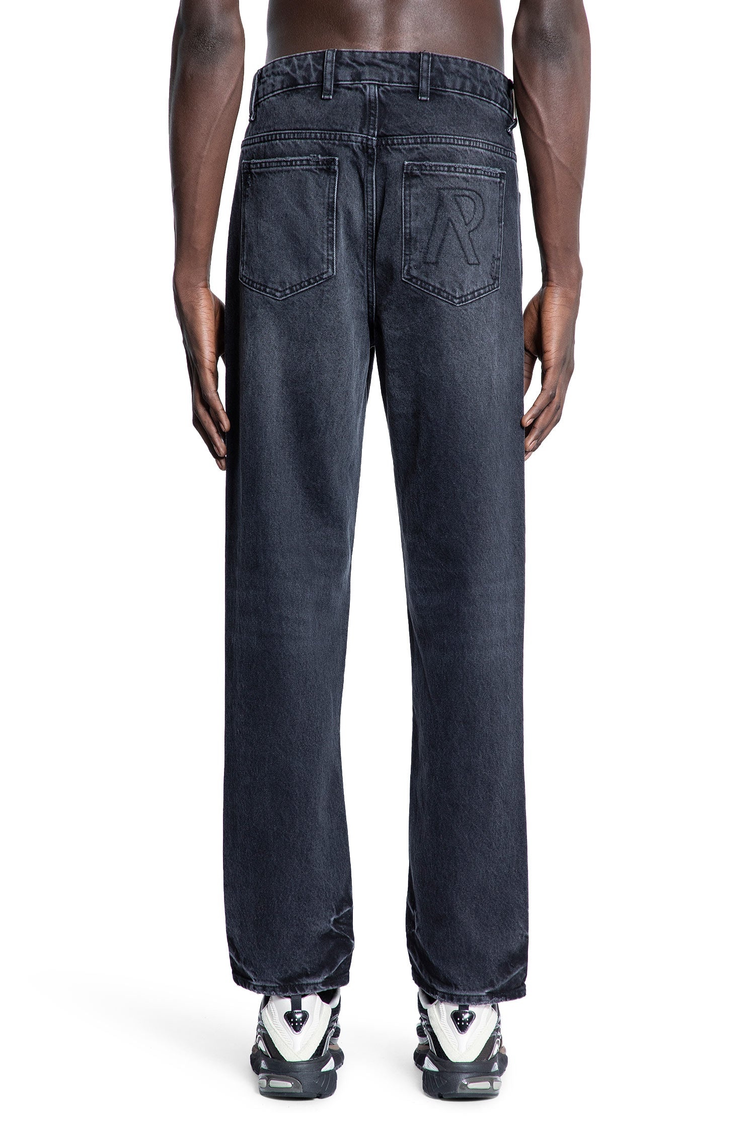 R2-Straight-Leg-Jeans - 3