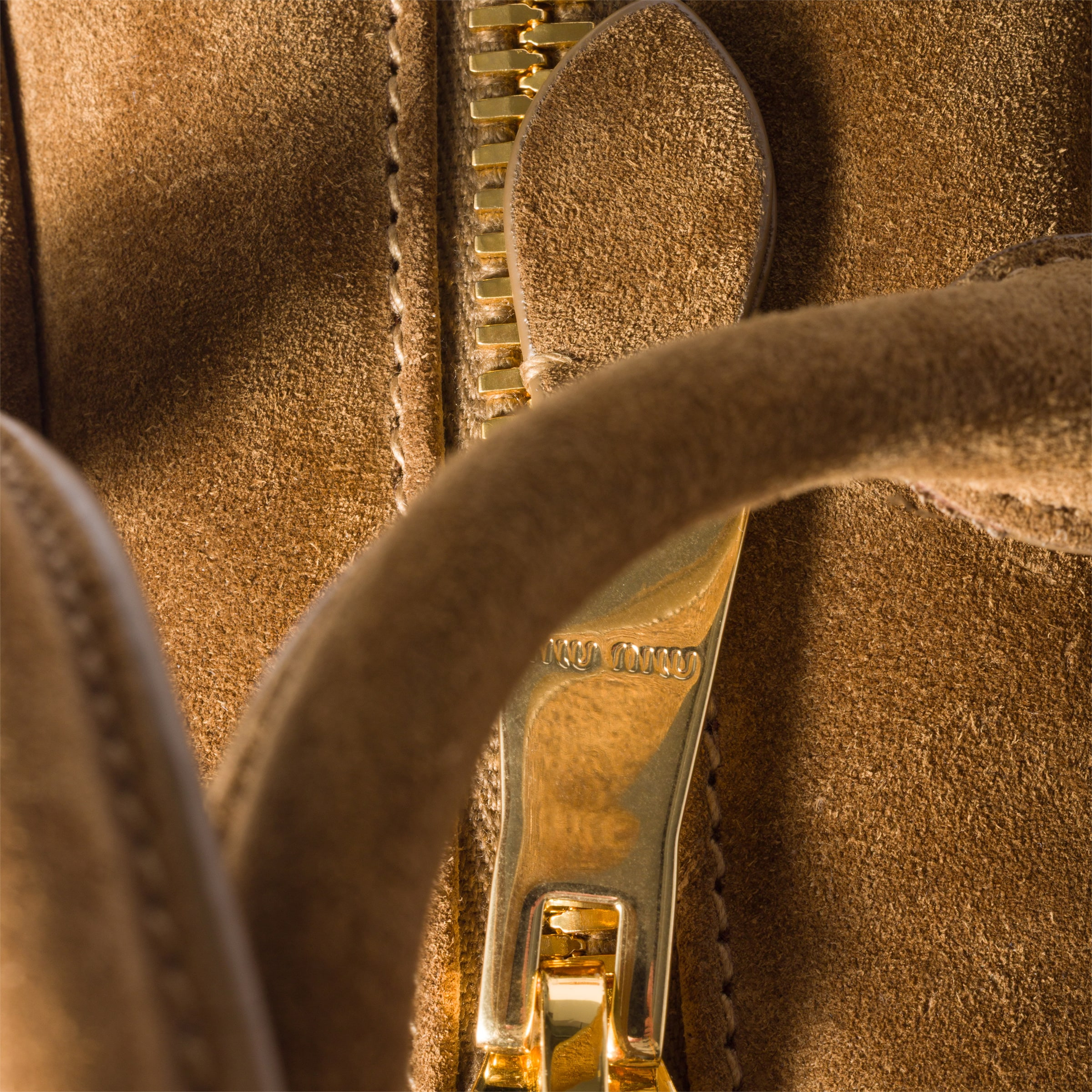 Arcadie padded suede top-handle bag - 7