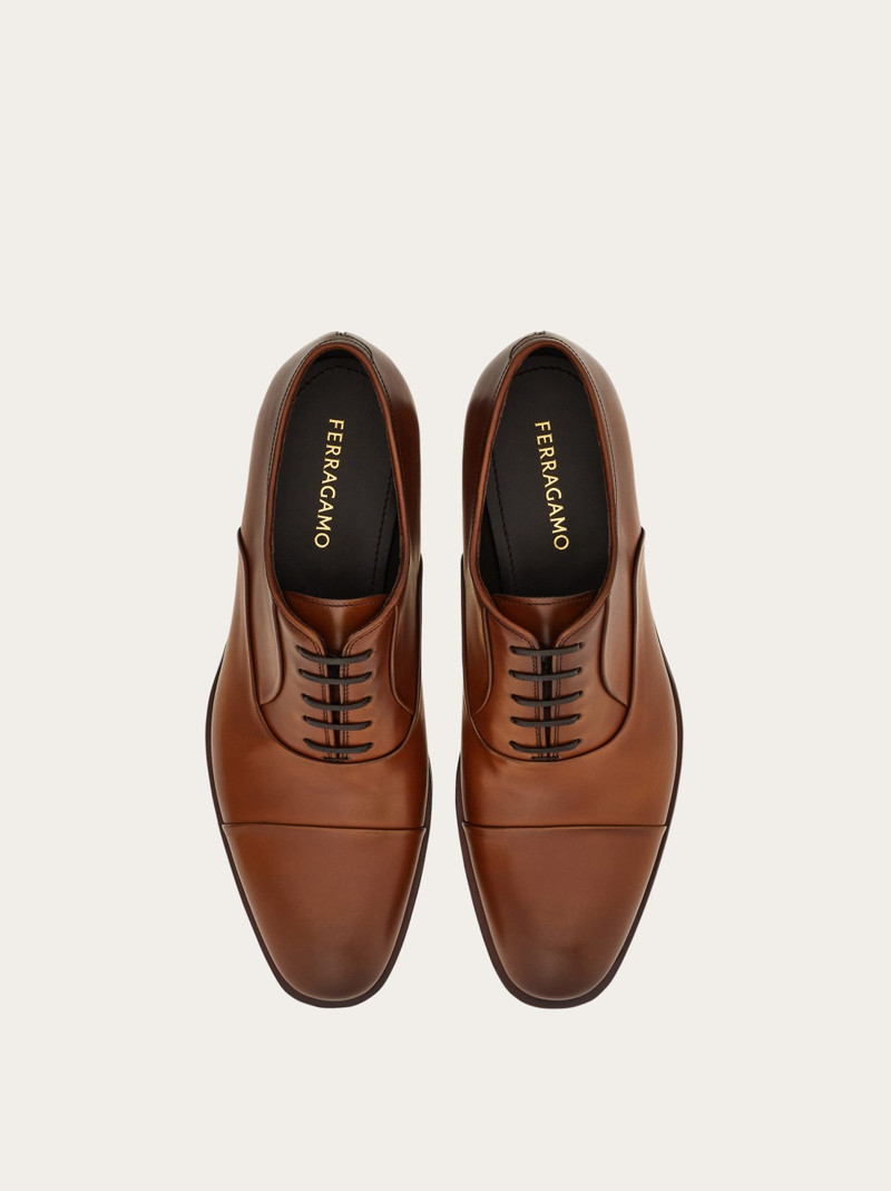 FERRAGAMO Oxford shoe with toe cap outlook