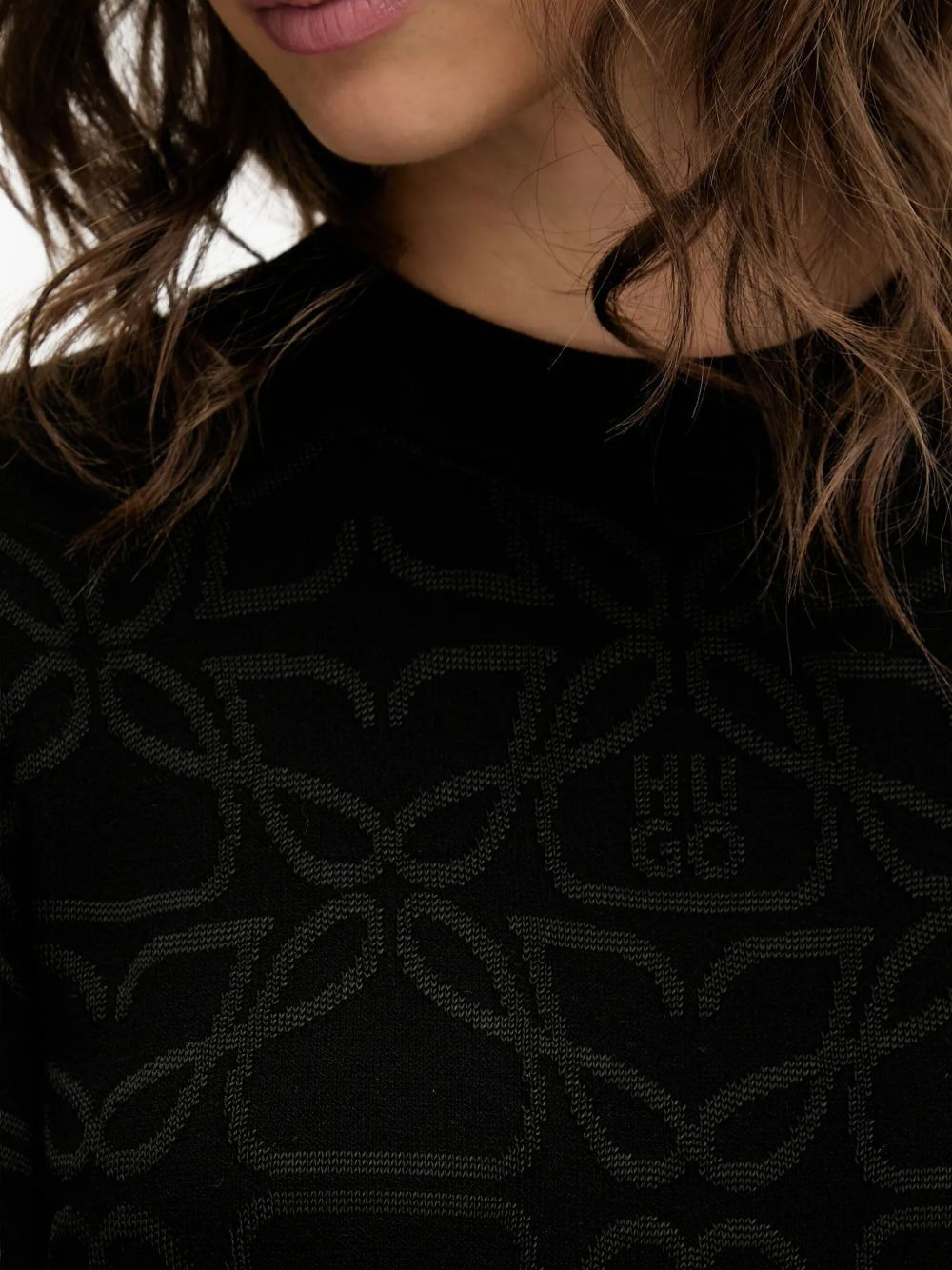 embossed-pattern long-sleeve sweater - 4