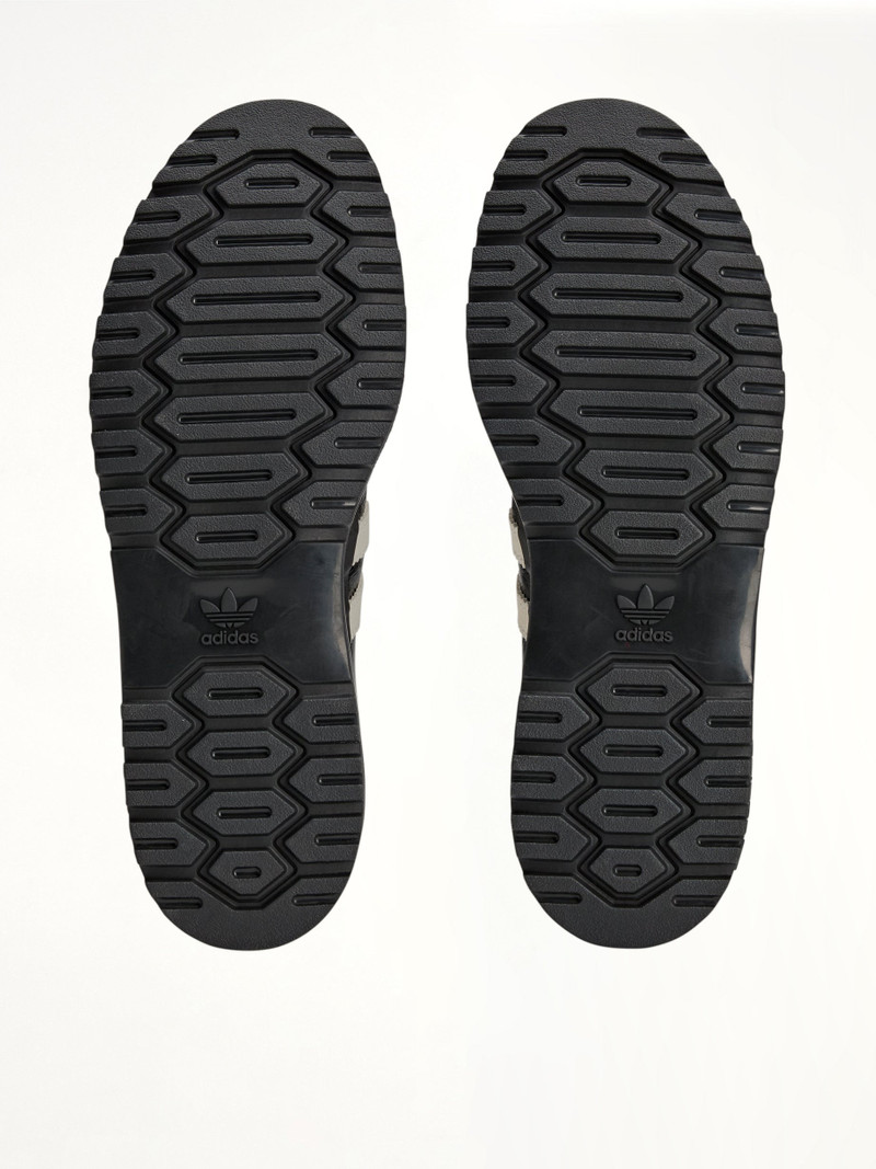Adidas x SFTM Samba LX Freizeit in Core Black 5