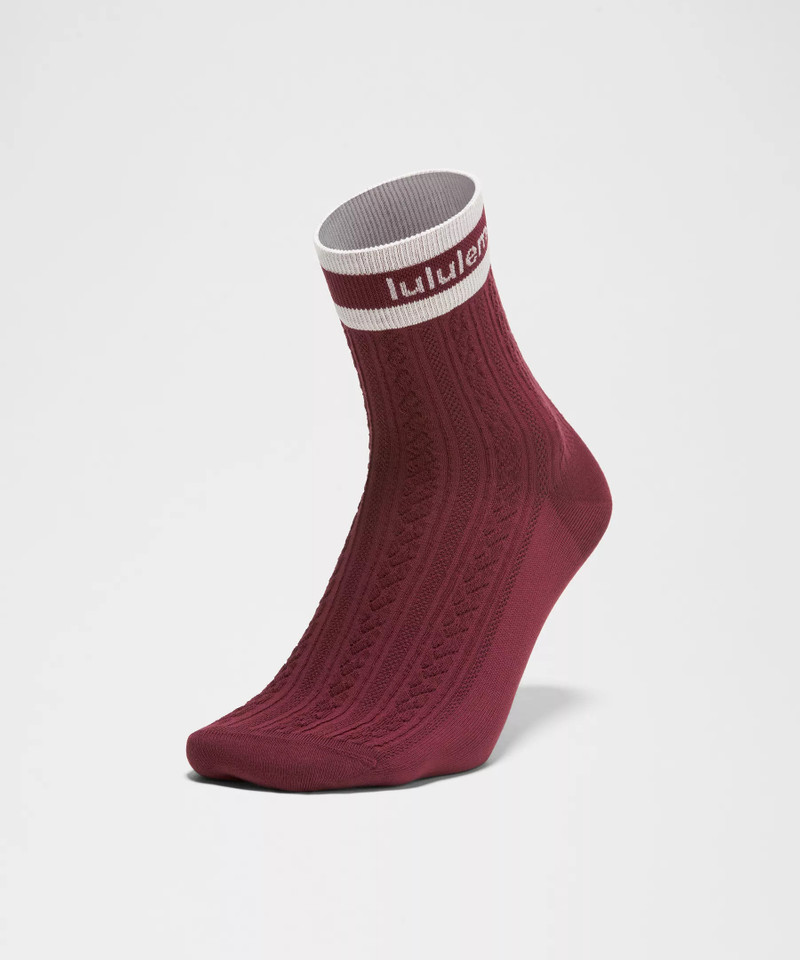 Unisex Cable-Knit Quarter Socks 3