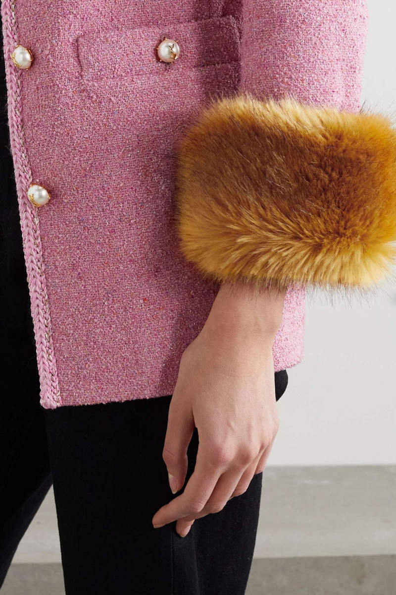 Button-embellished 가짜 모피 트리밍 금속 bouclé tweed blazer 5