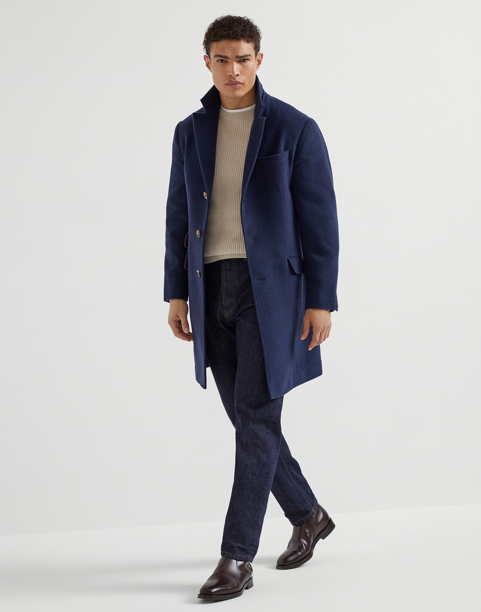 Lightweight water-resistant cashmere coat with double vents - 5