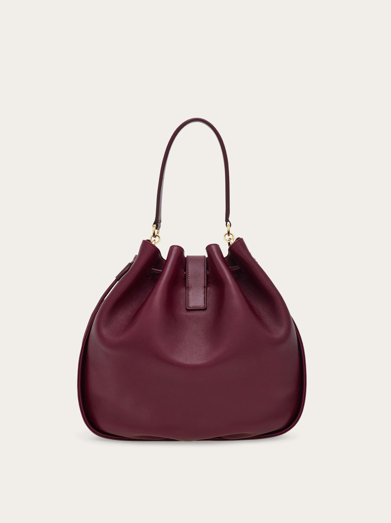 Hug bucket bag 5