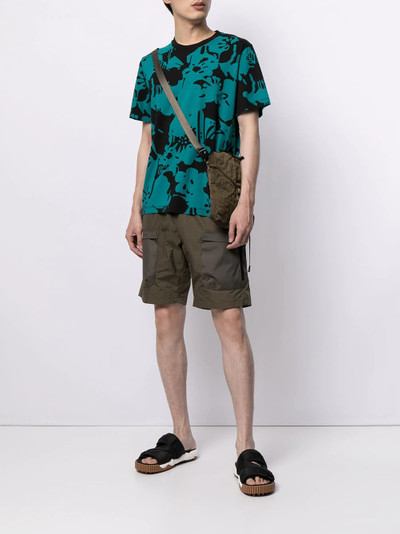 Moncler abstract-pattern short-sleeve T-shirt outlook