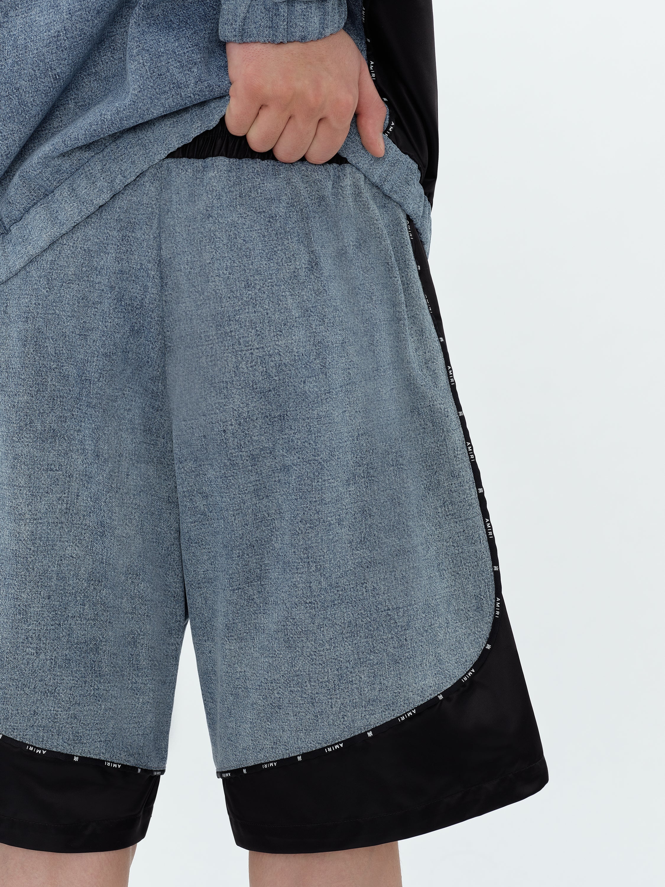 SATIN/DENIM BLOCK SHORT - 7