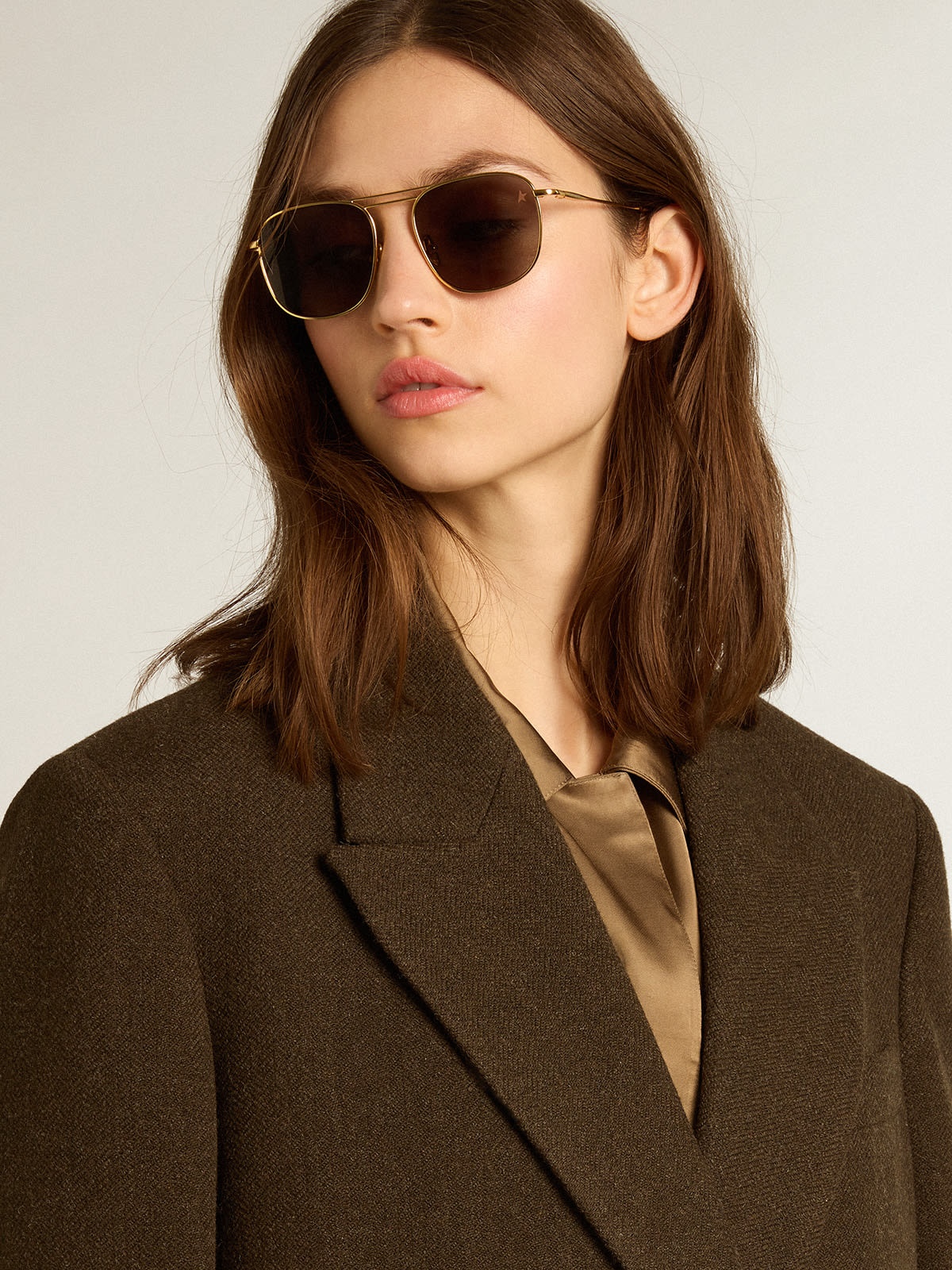 Women’s one-and-a-half-breasted coat in bark-colored wool - 2
