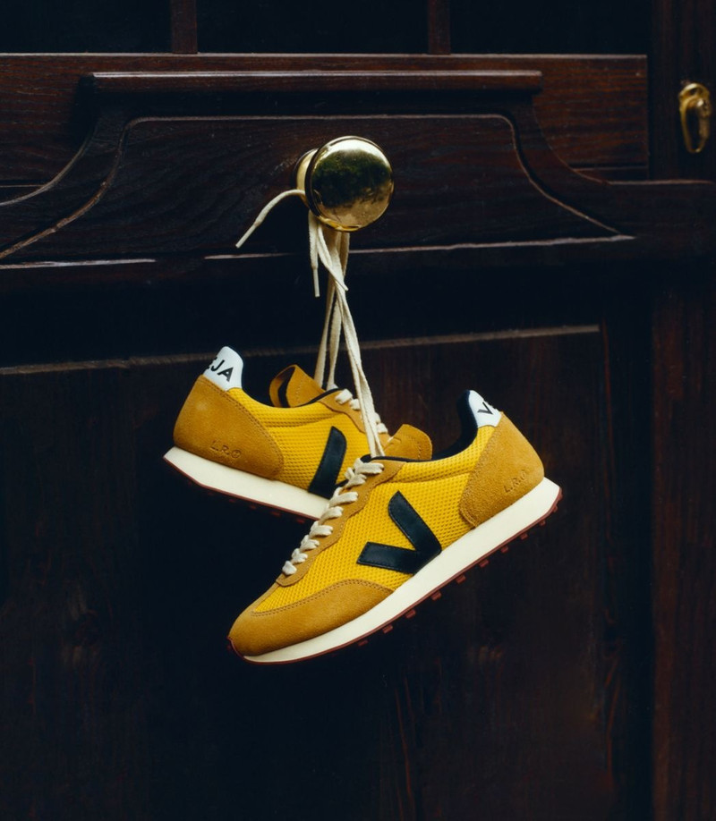 VEJA RIO BRANCO ALVEOMESH TONIC BLACK MOUTARDE outlook