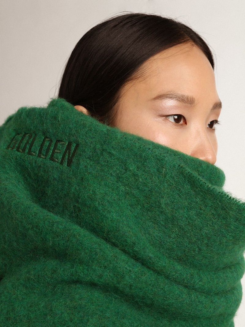 Dark green wool scarf with fringe and ‘Golden’ lettering 4