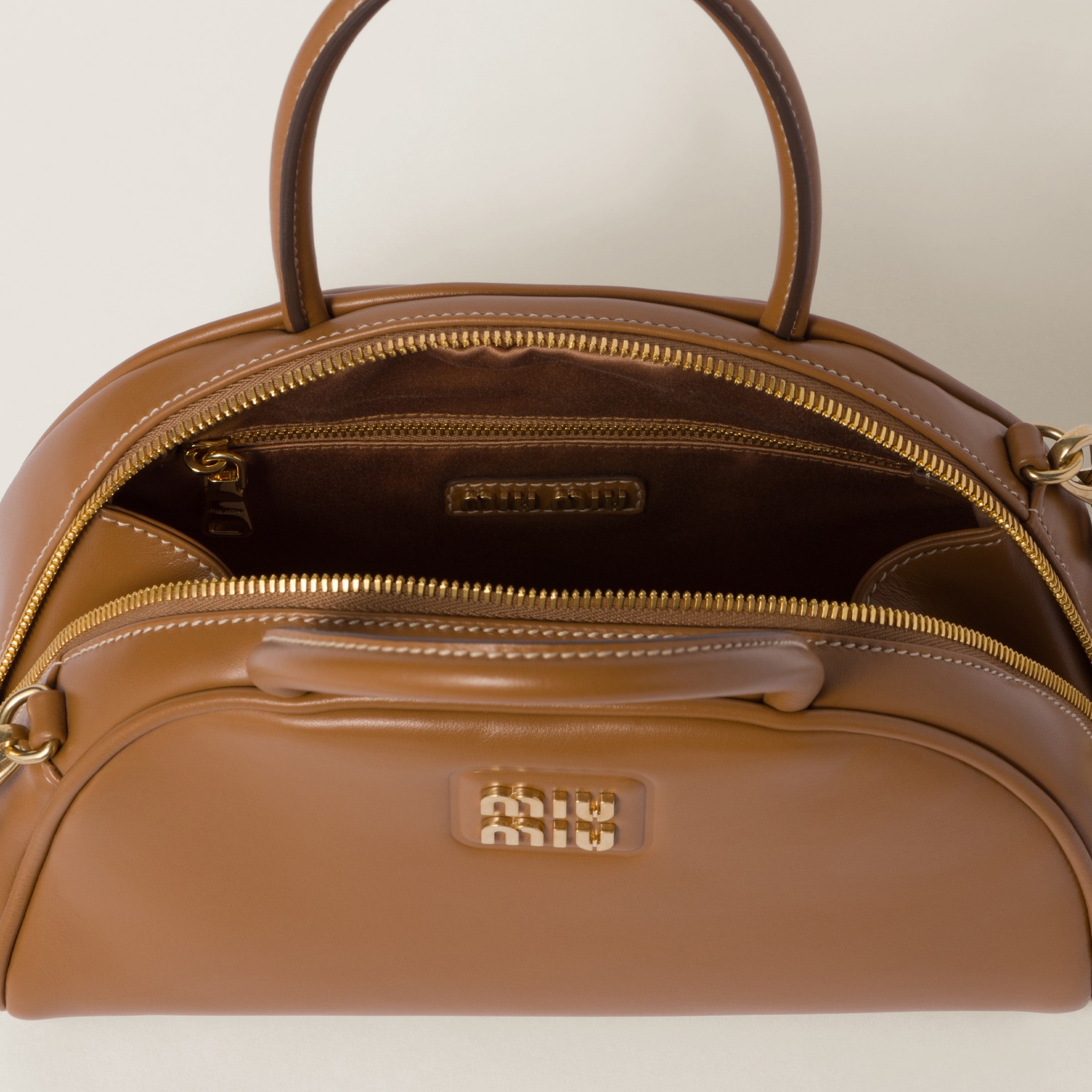 Leather handbag Miu Miu Burgundy in Leather - 12276833