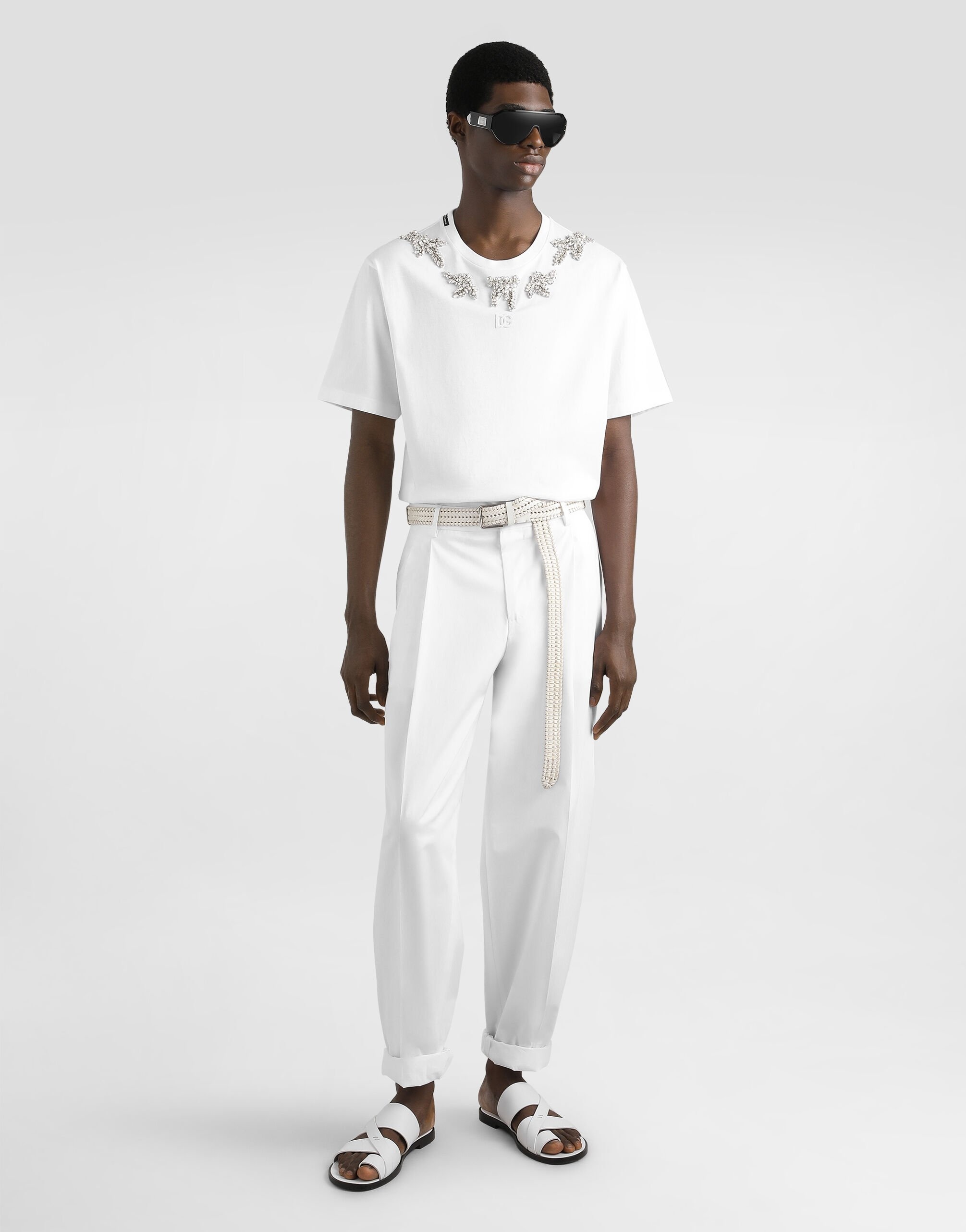 cotton t-shirt with embroidery and brooch - 2