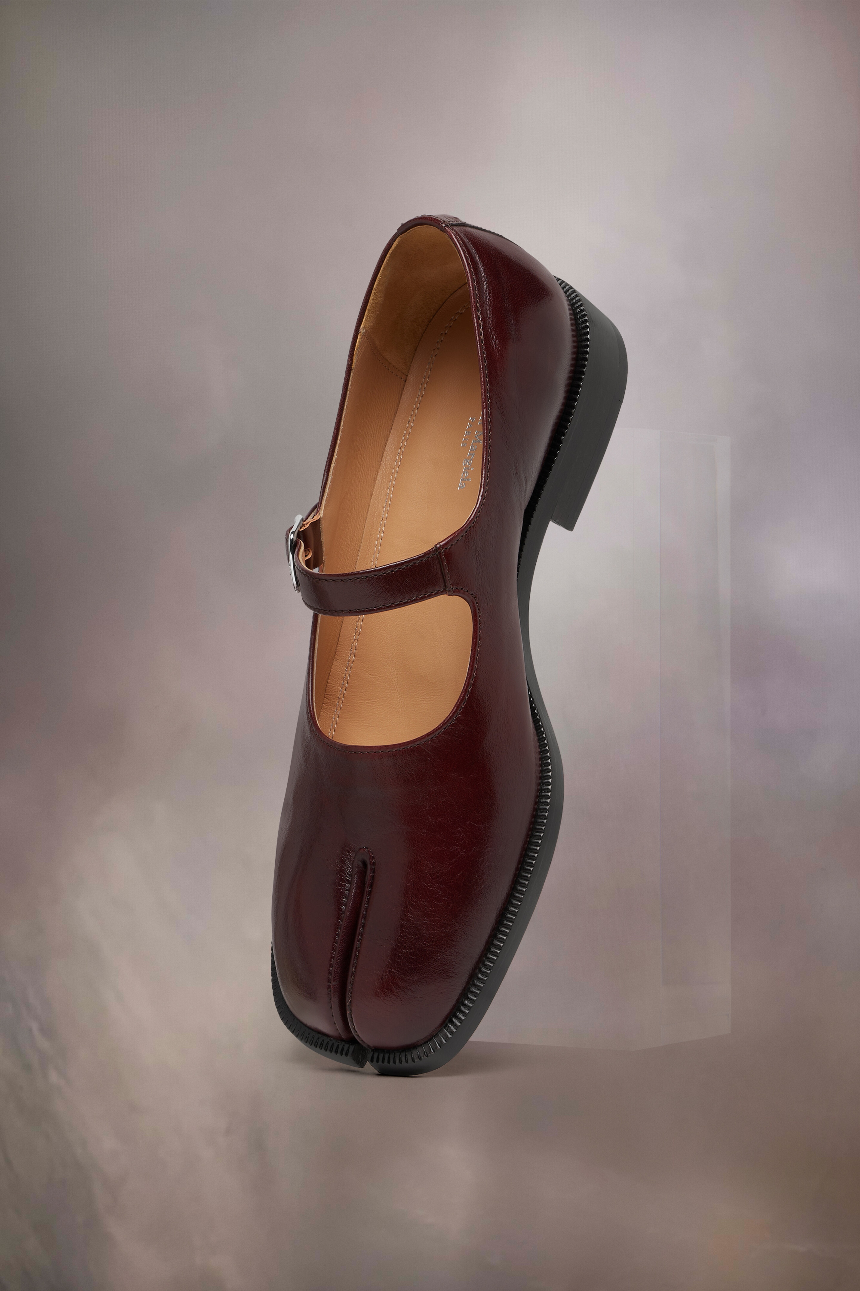 Maison Margiela / Tabi タビ maryjane /ベージュ Maison Margiela Sun-Bleached Leather Tabi Mary Jane Shoes