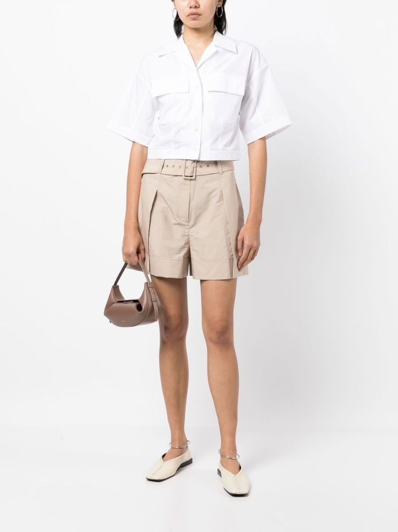 pleat-detailing belted shorts - 2