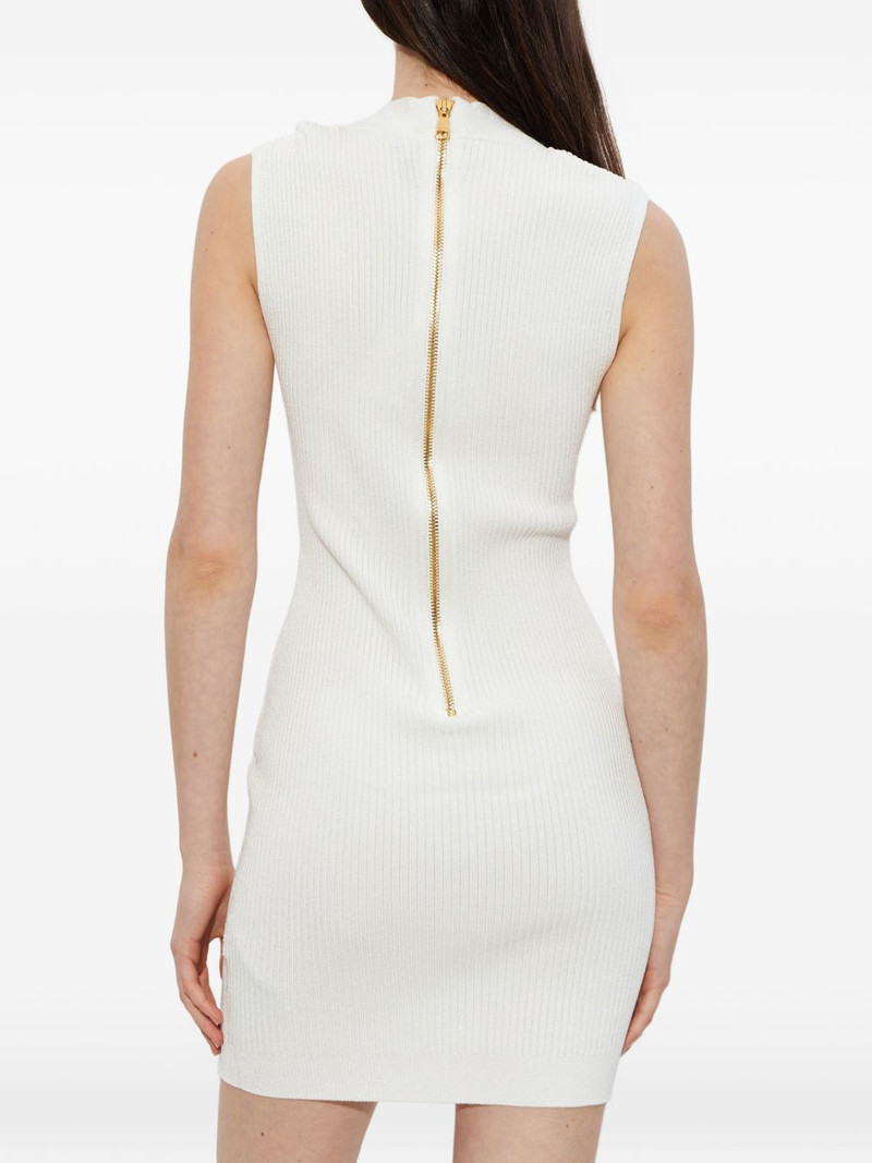 V-neck sleeveless dress 4