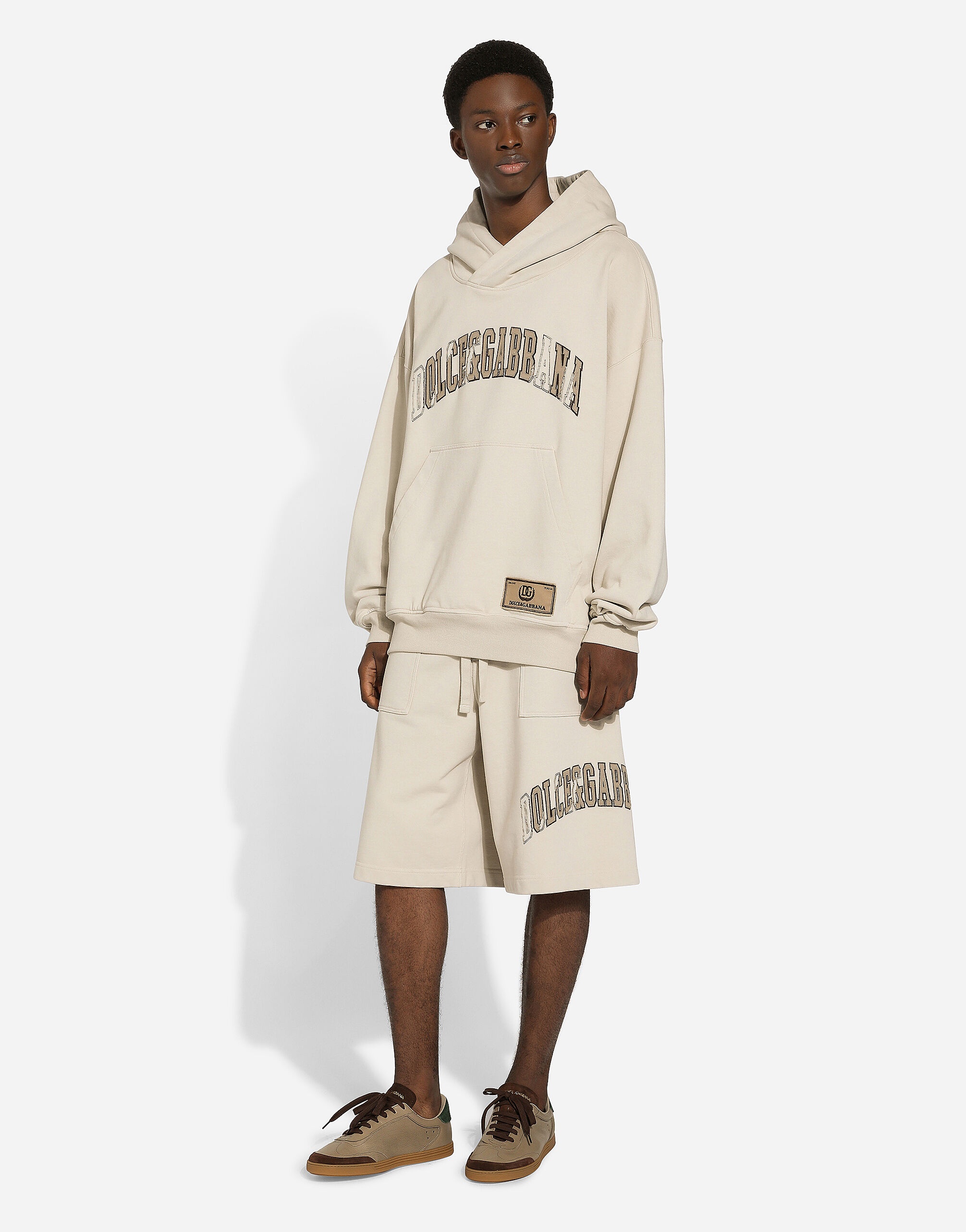 Jogging shorts with embroidered logo - 5