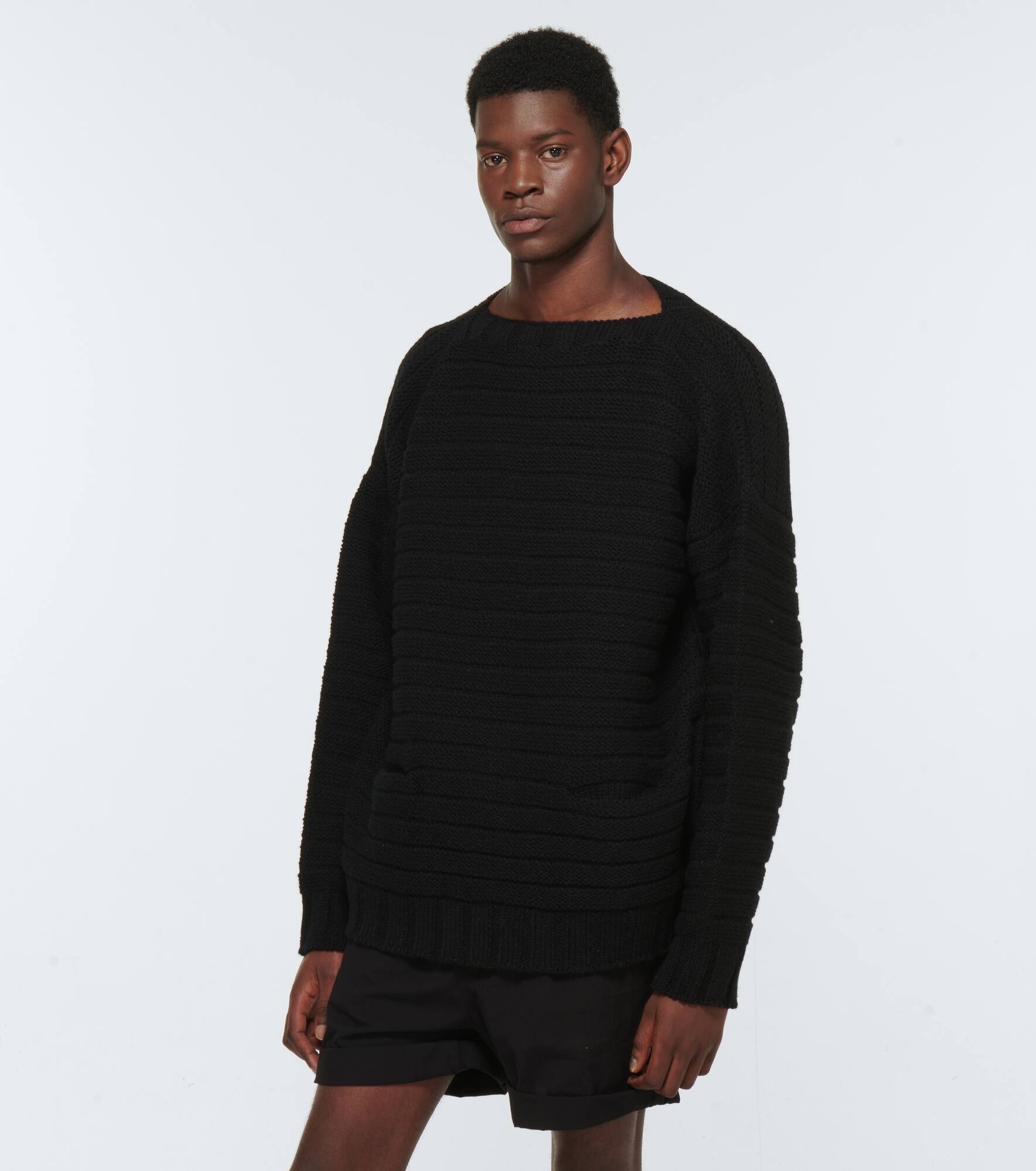 Long-sleeved wool sweater - 3
